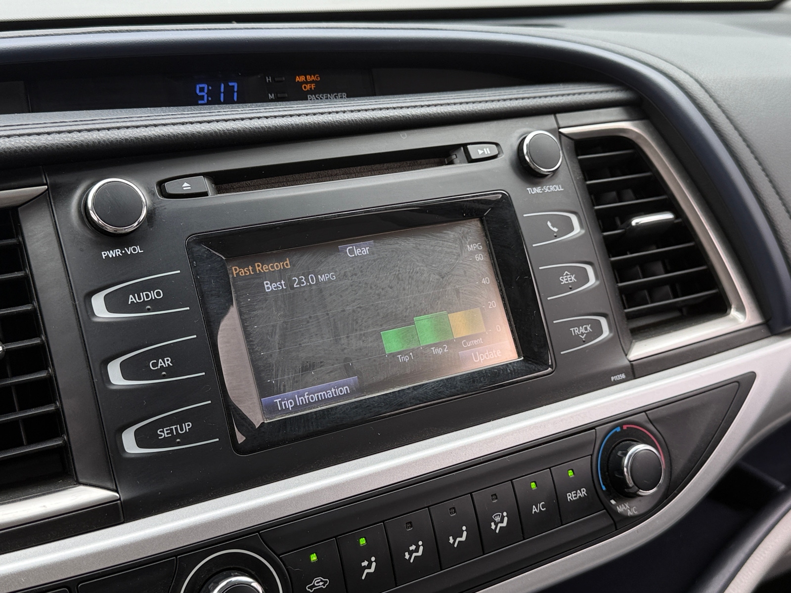 Thumbnail: 2017 Toyota Highlander - 4
