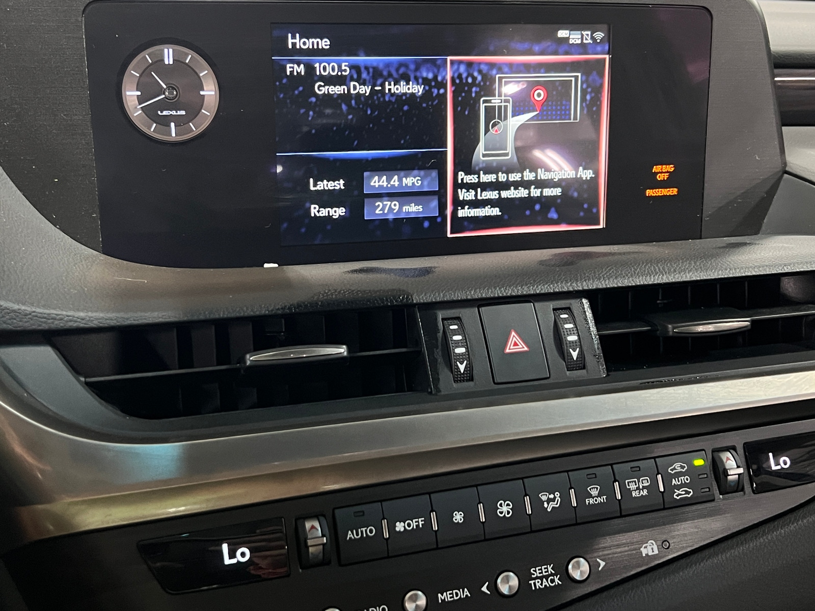 Thumbnail: 2021 Lexus ES - 3