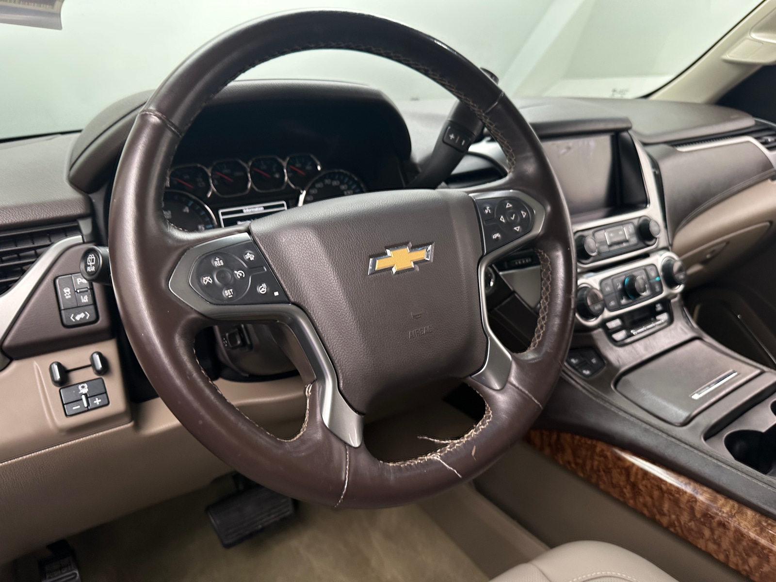 Thumbnail: 2015 Chevrolet Suburban - 4