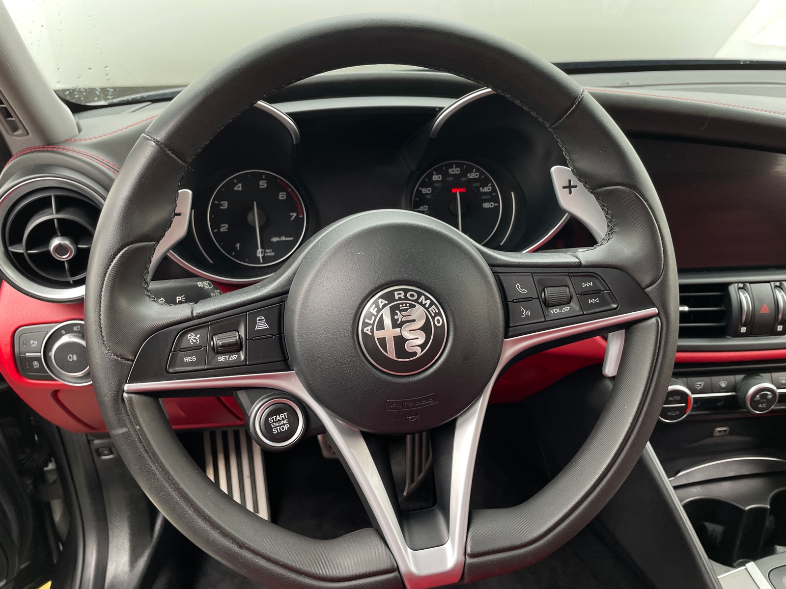 Thumbnail: 2018 Alfa Romeo Giulia - 4