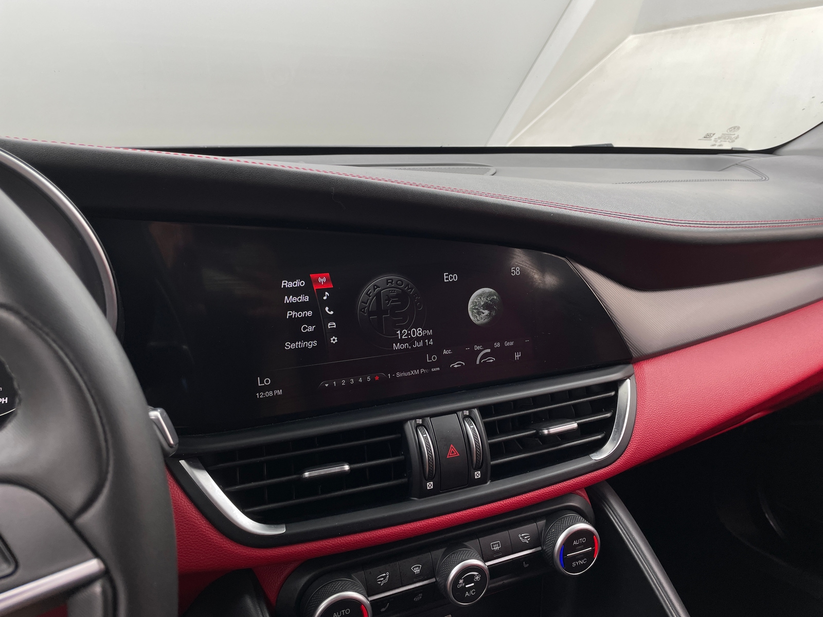 Thumbnail: 2018 Alfa Romeo Giulia - 3