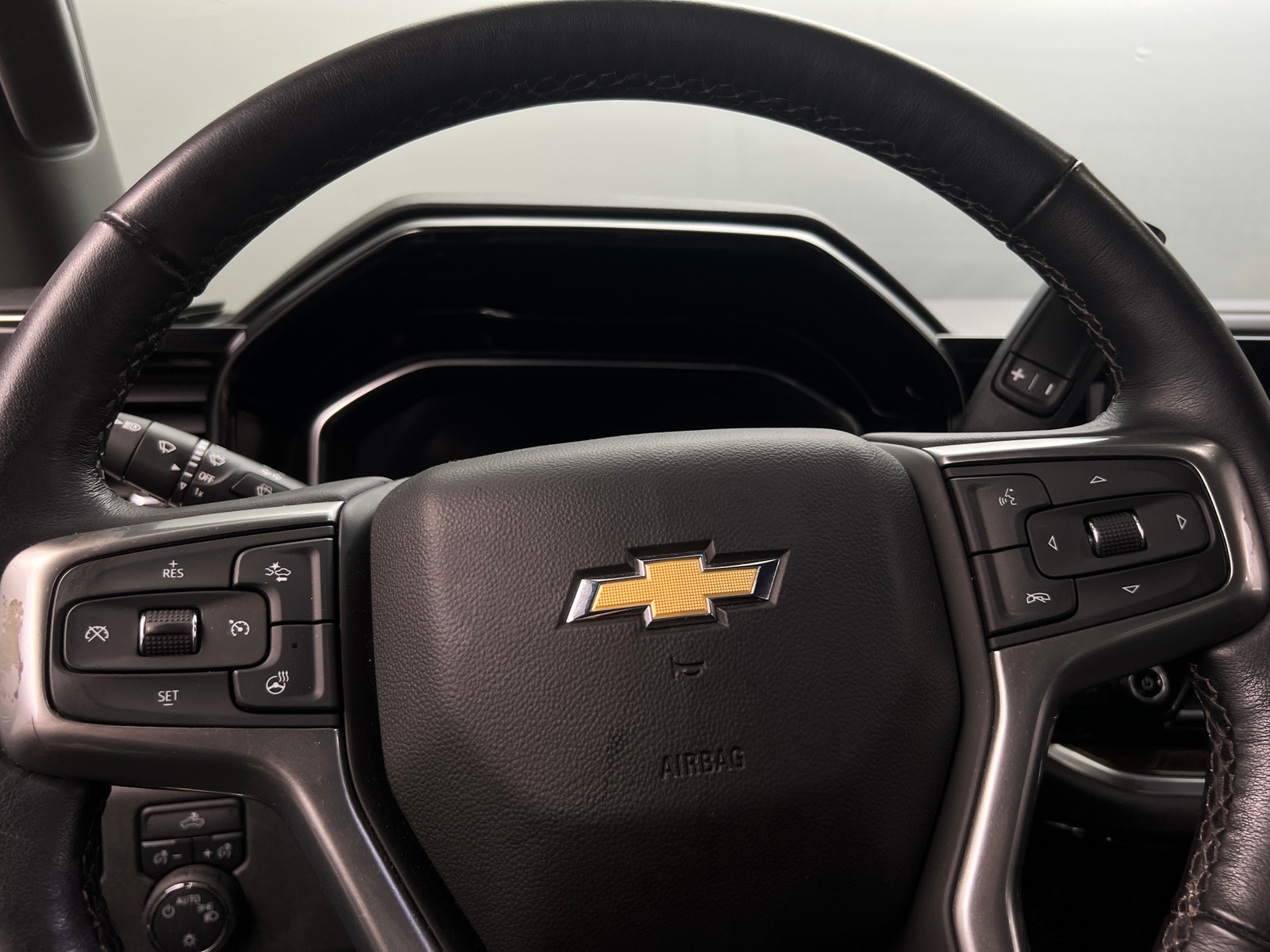 Thumbnail: 2022 Chevrolet Silverado 1500 - 5
