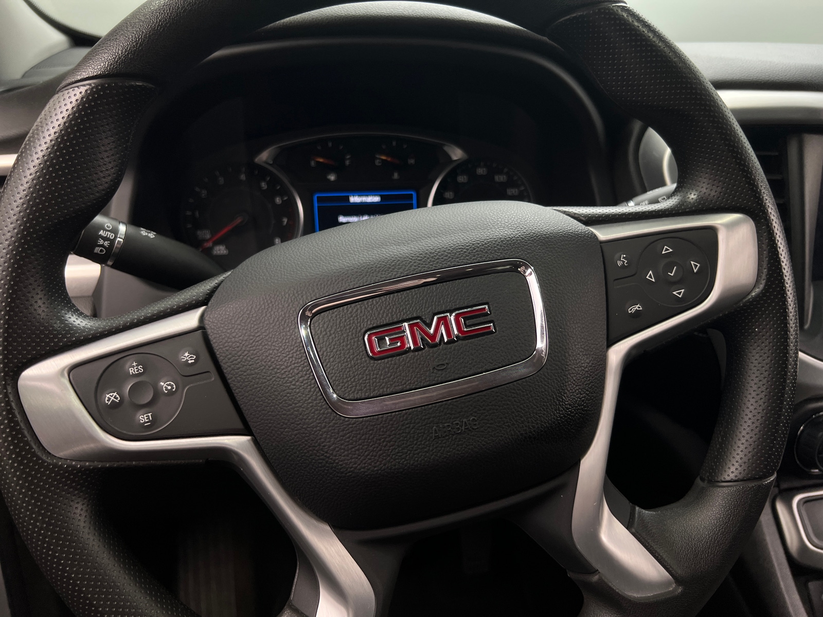Thumbnail: 2023 GMC Acadia - 5