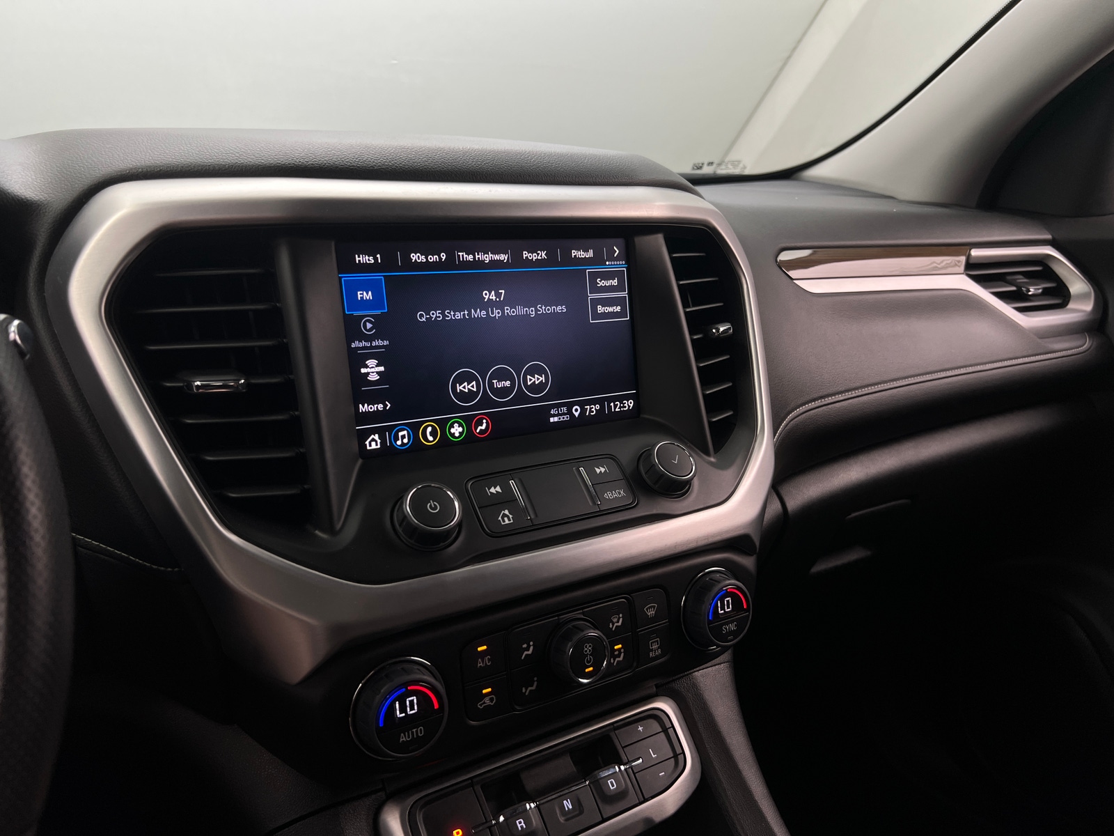Thumbnail: 2023 GMC Acadia - 4