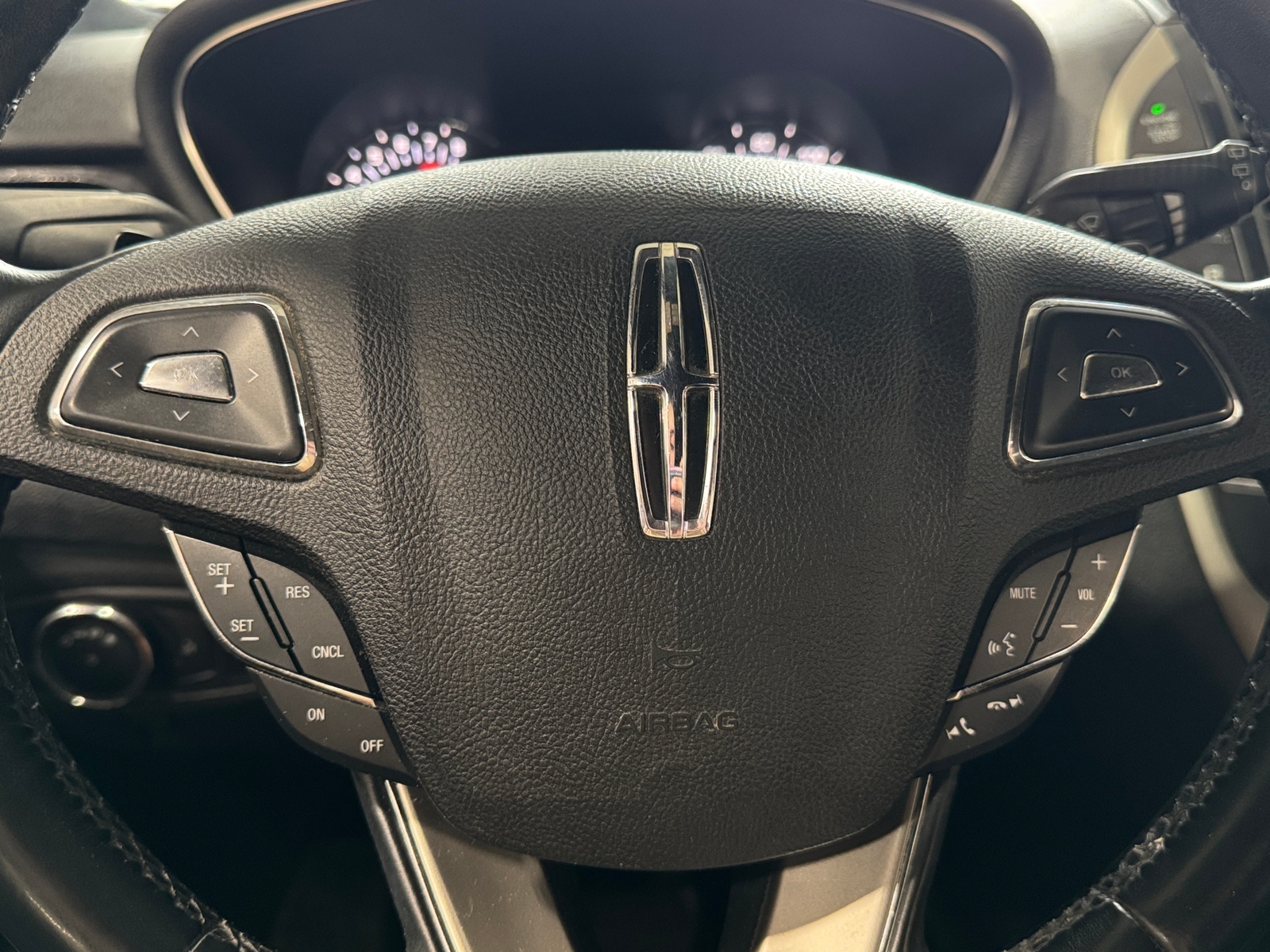 Thumbnail: 2017 Lincoln MKC - 4