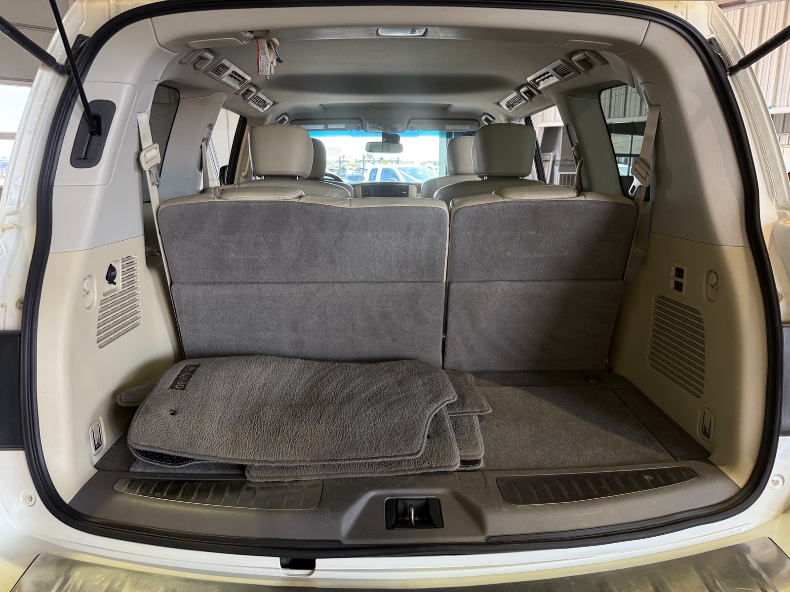 Thumbnail: 2017 INFINITI QX80 - 6
