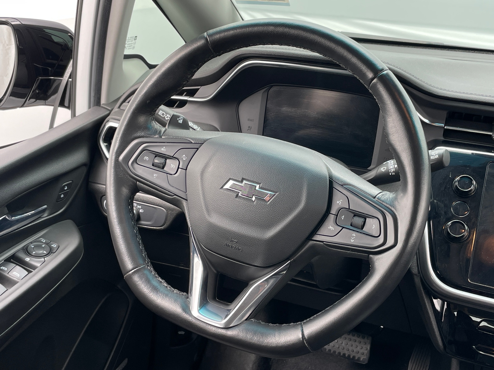 Thumbnail: 2022 Chevrolet Bolt EV - 4