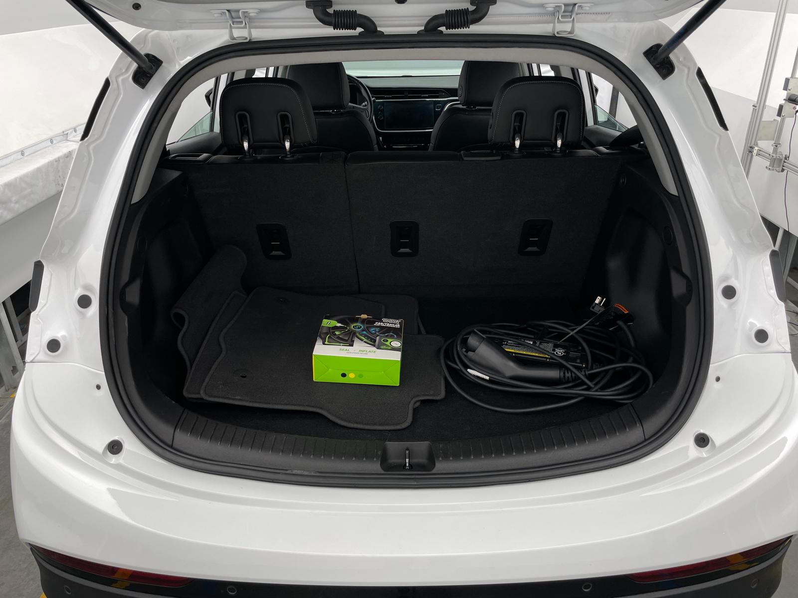 Thumbnail: 2022 Chevrolet Bolt EV - 6
