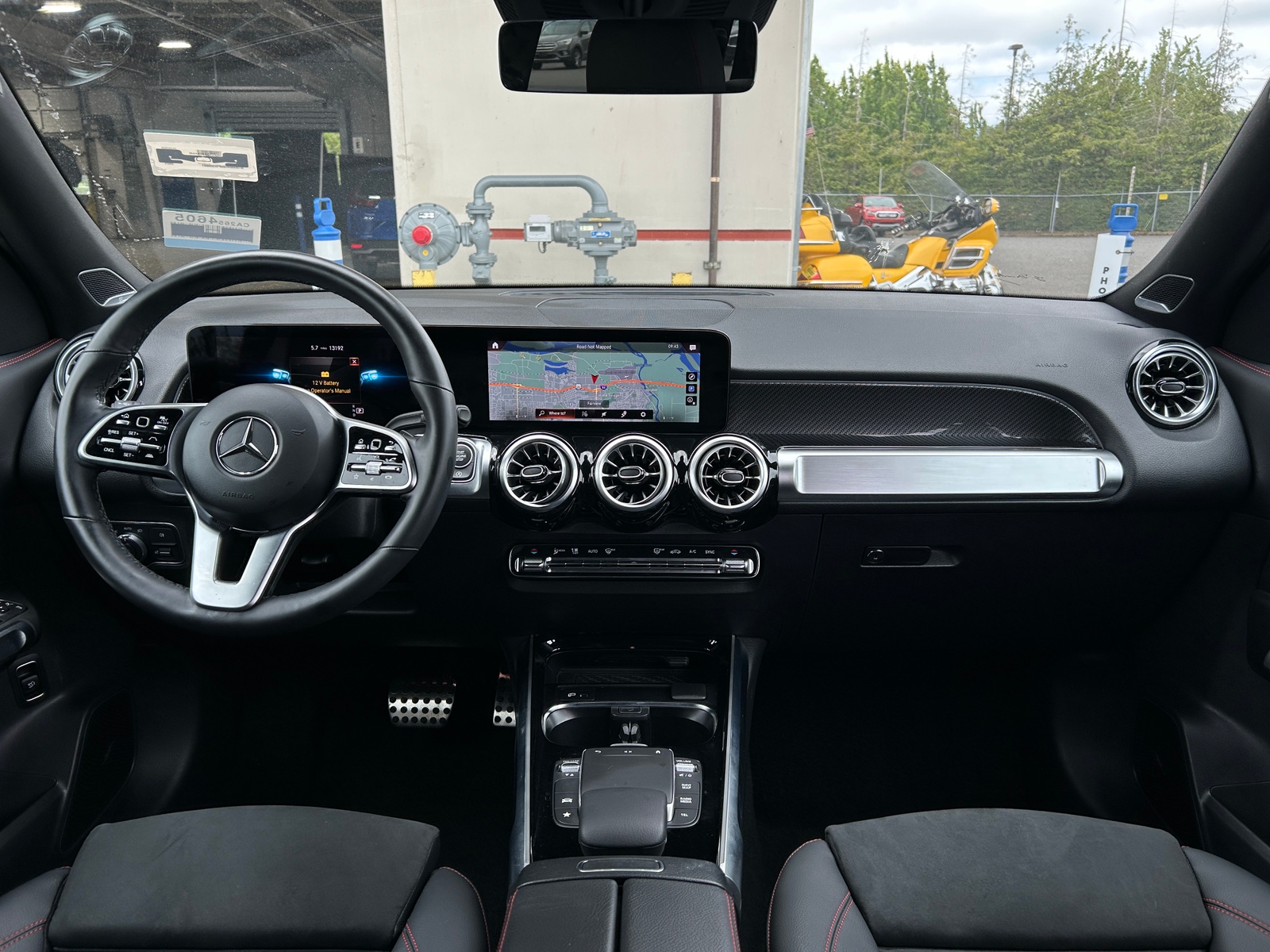 Thumbnail: 2023 Mercedes-Benz GLB - 2