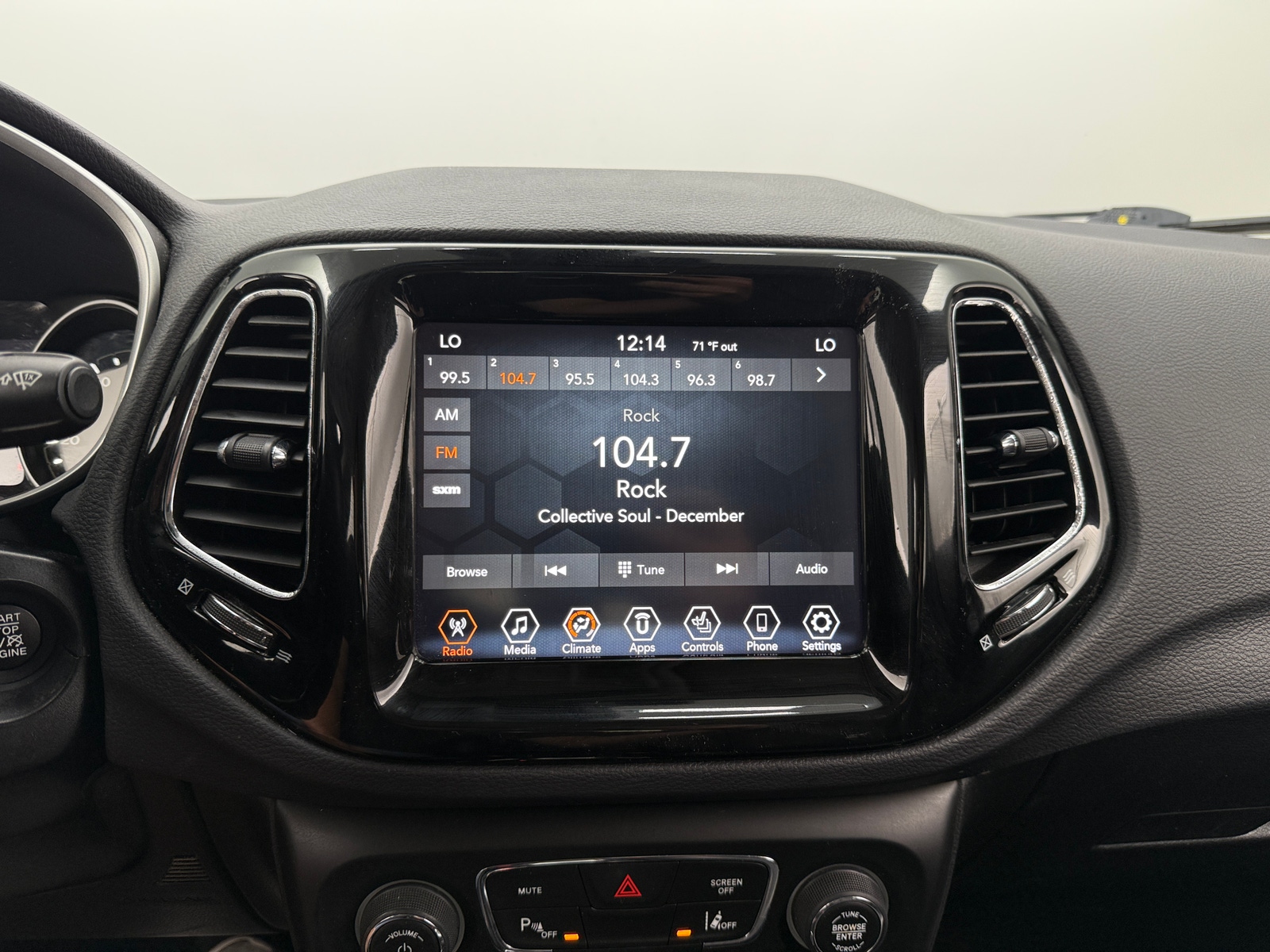 Thumbnail: 2021 Jeep Compass - 3