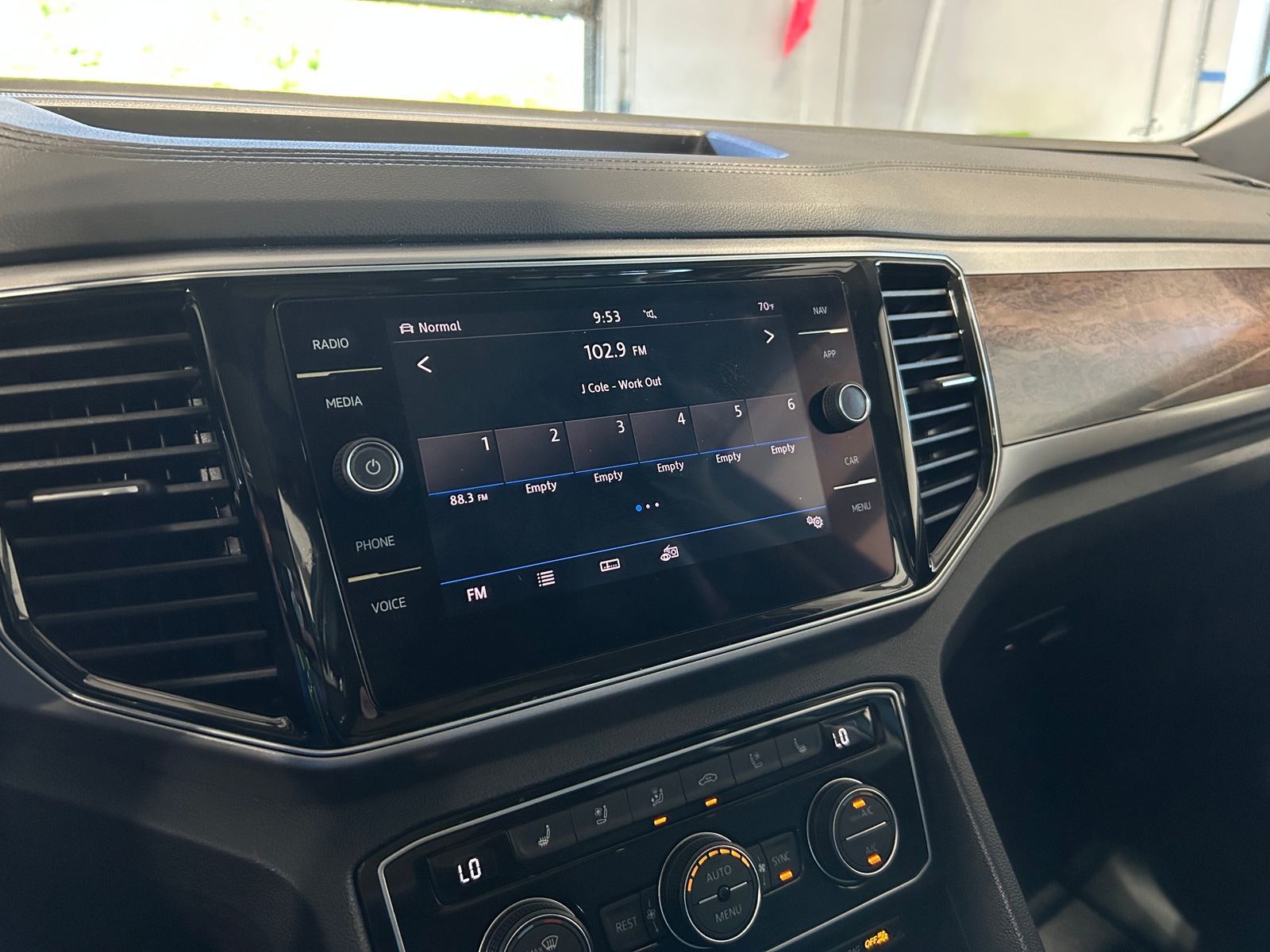 Thumbnail: 2019 Volkswagen Atlas - 3
