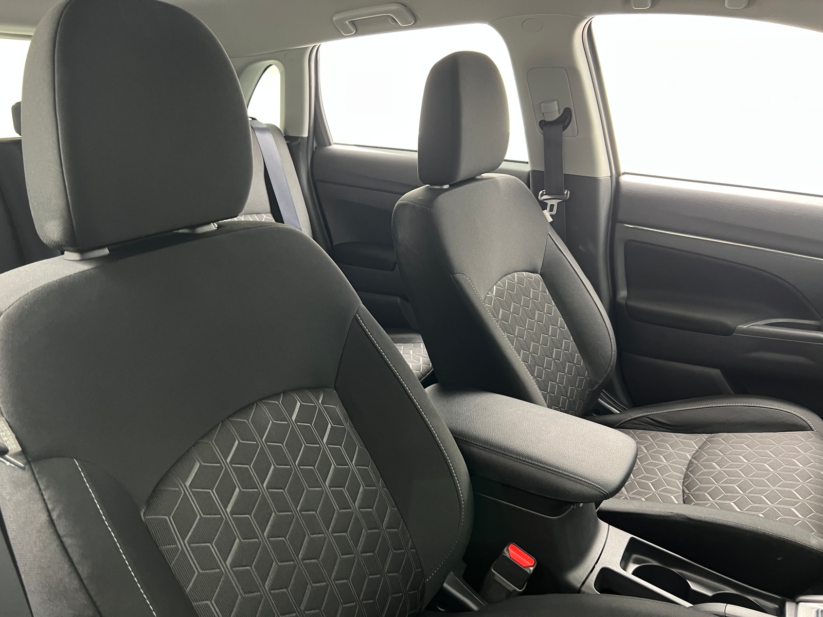 Thumbnail: 2022 Mitsubishi Outlander Sport - 2