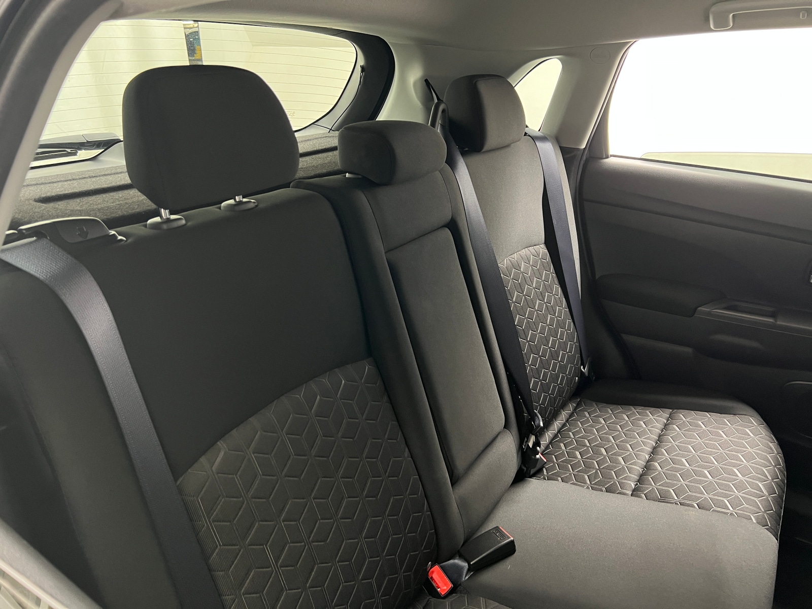 Thumbnail: 2022 Mitsubishi Outlander Sport - 6
