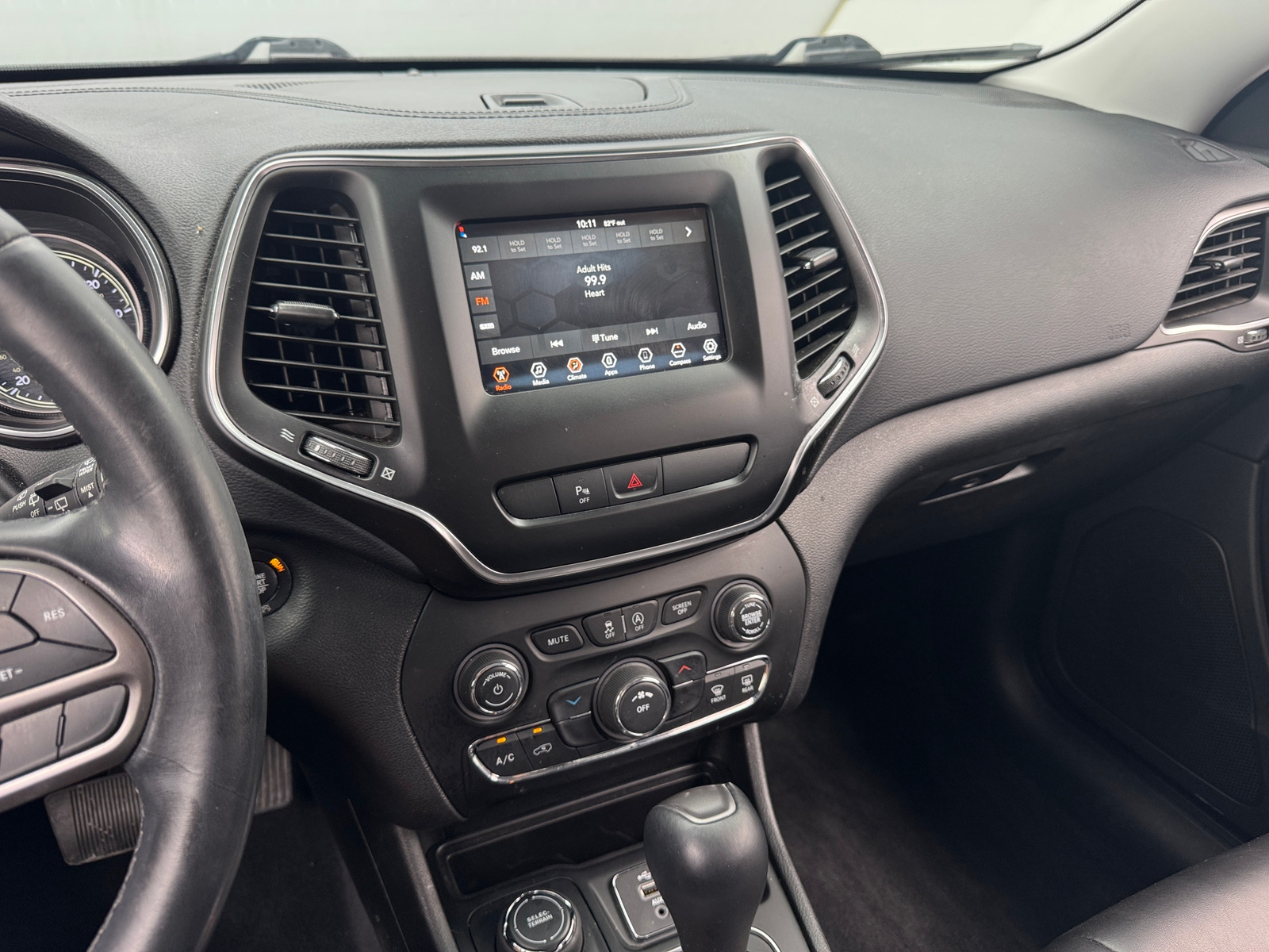 Thumbnail: 2019 Jeep Cherokee - 3