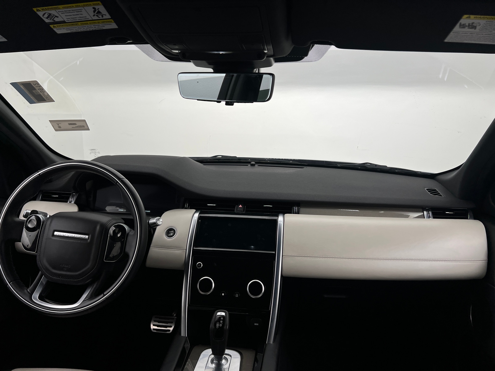 Thumbnail: 2020 Land Rover Discovery Sport - 2