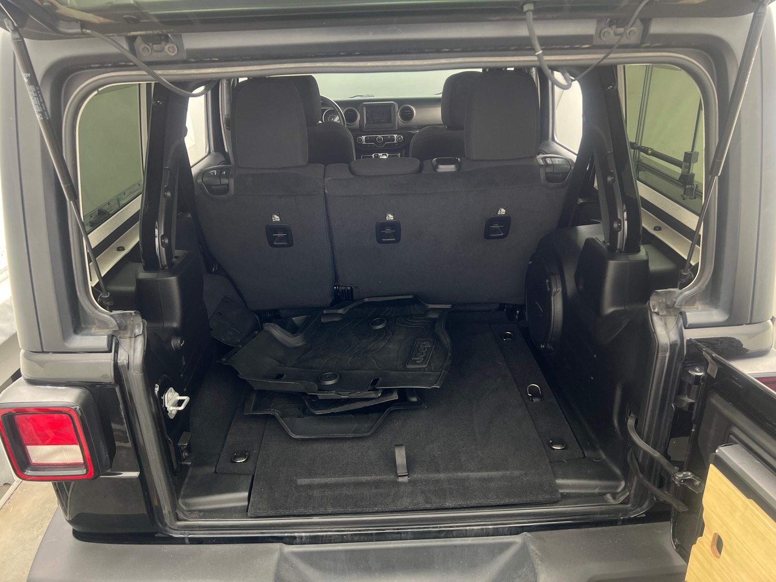 Thumbnail: 2020 Jeep Wrangler - 7
