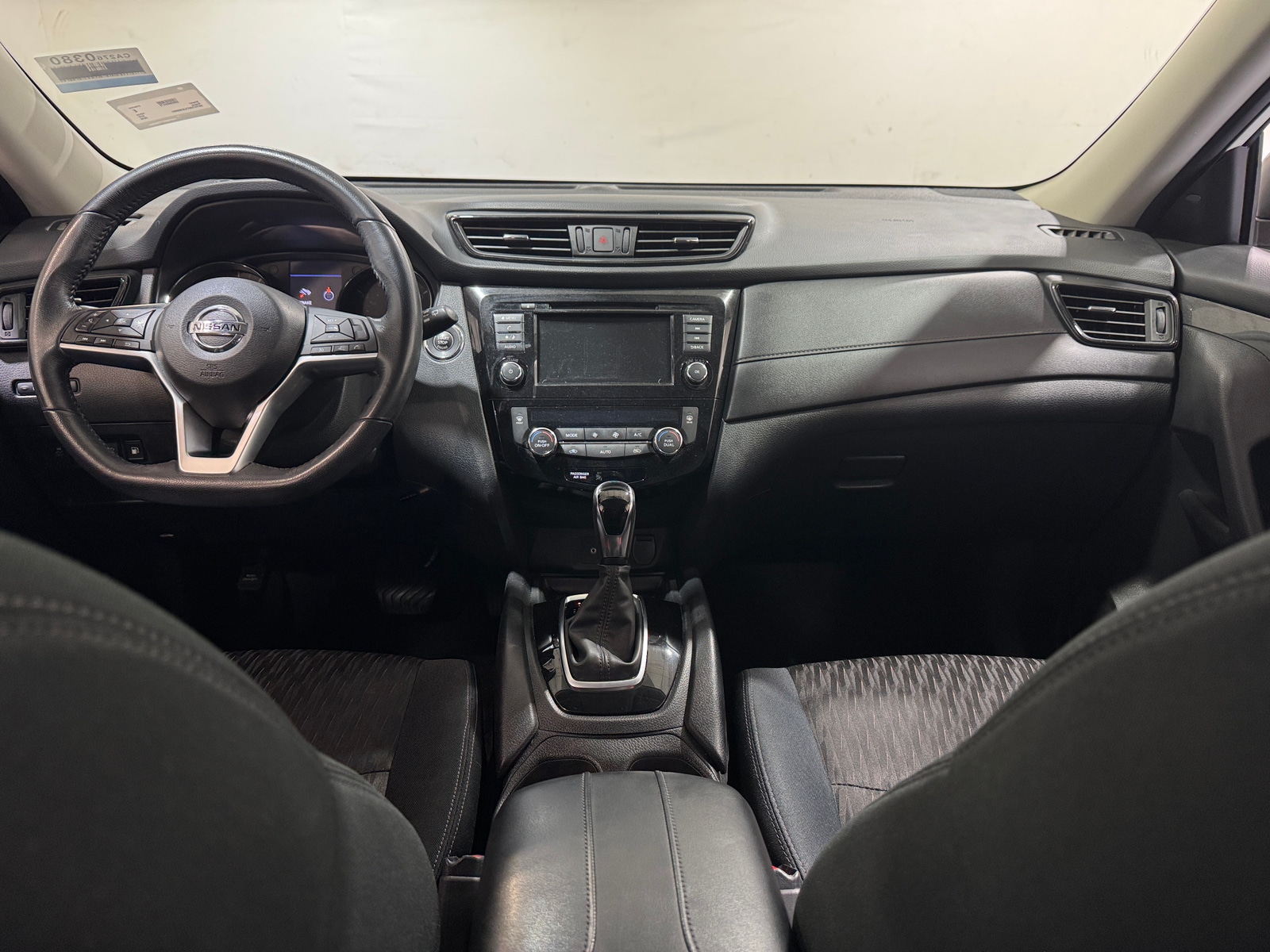 Thumbnail: 2018 Nissan Rogue - 3