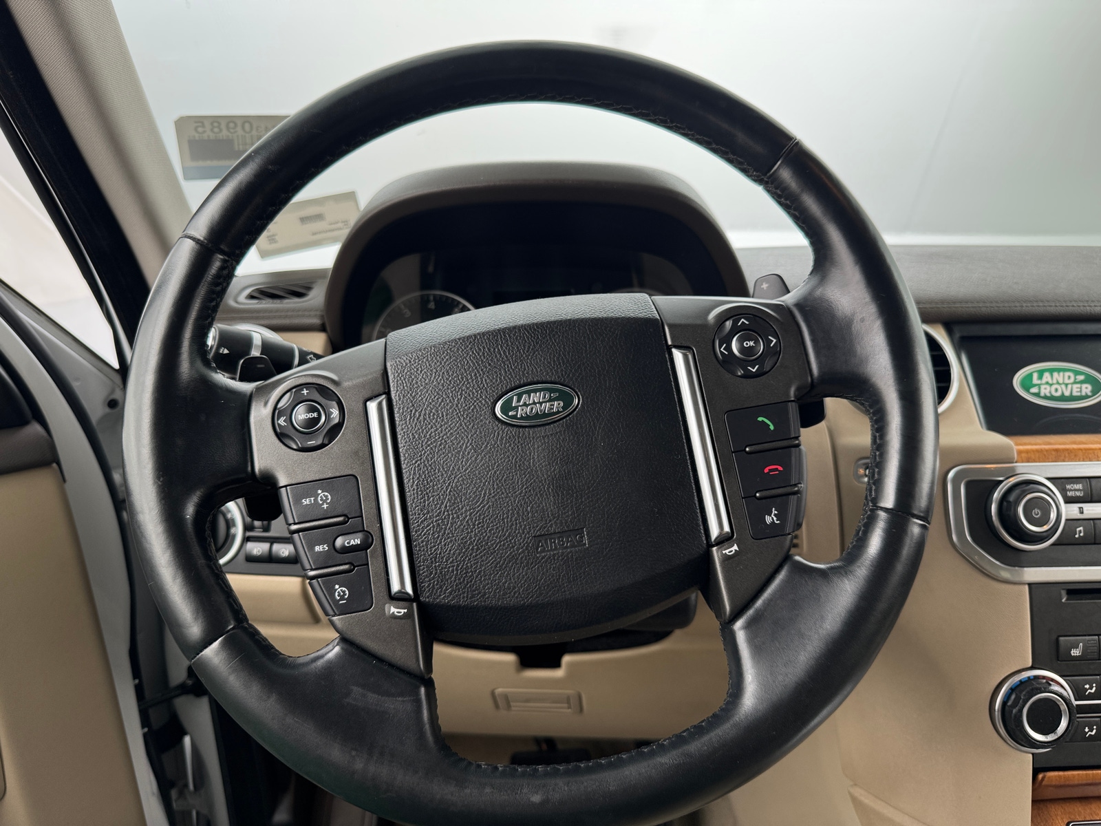 Thumbnail: 2015 Land Rover LR4 - 4