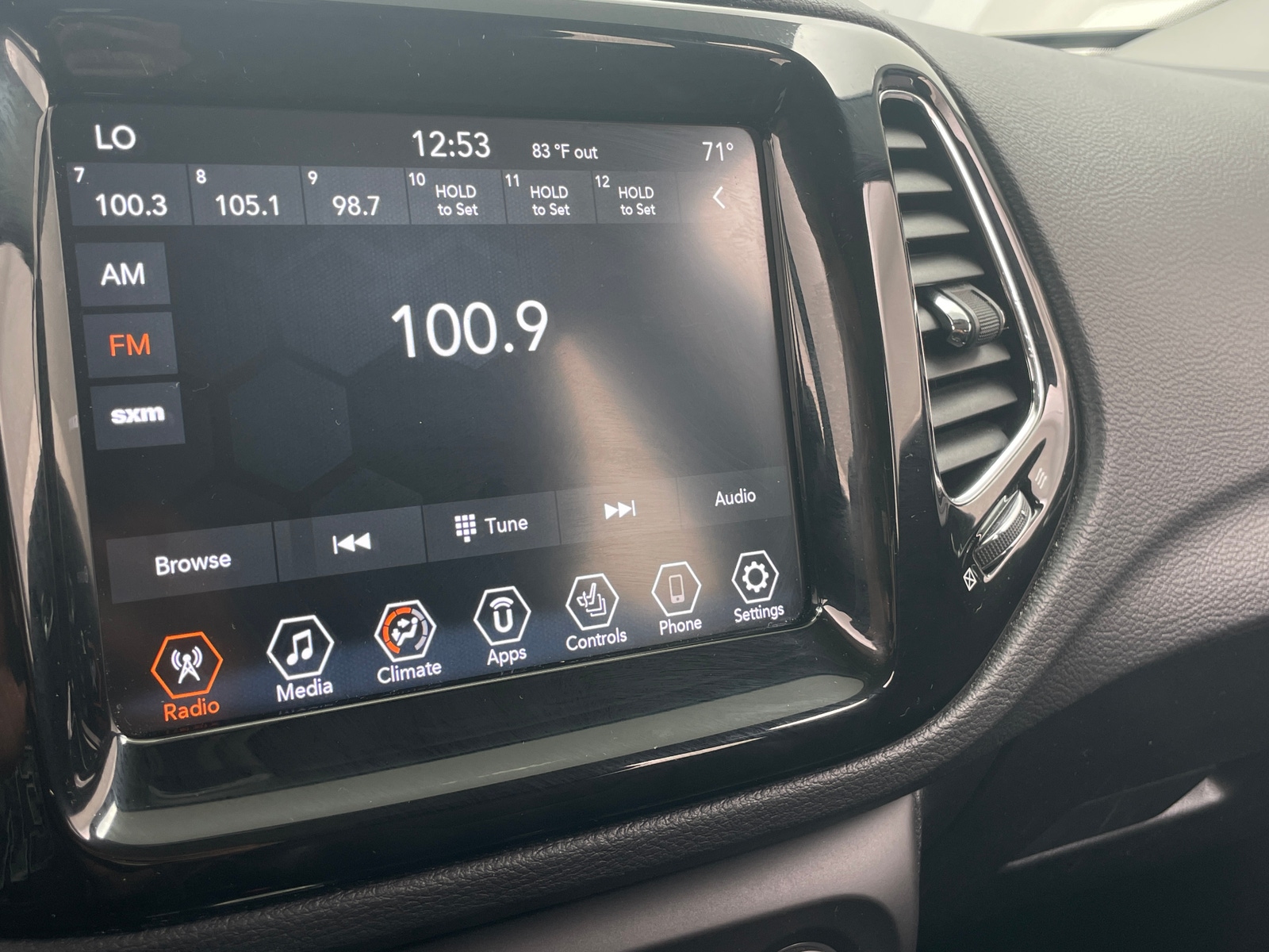Thumbnail: 2020 Jeep Compass - 3