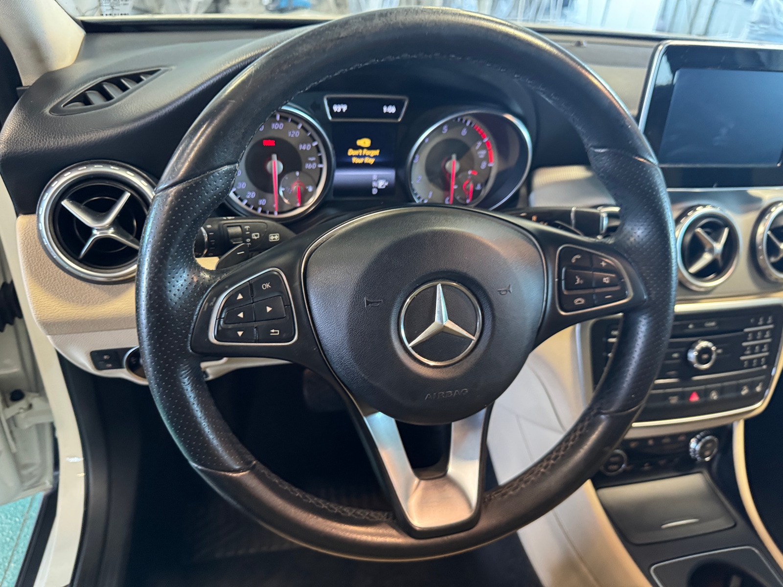 Thumbnail: 2017 Mercedes-Benz GLA - 4