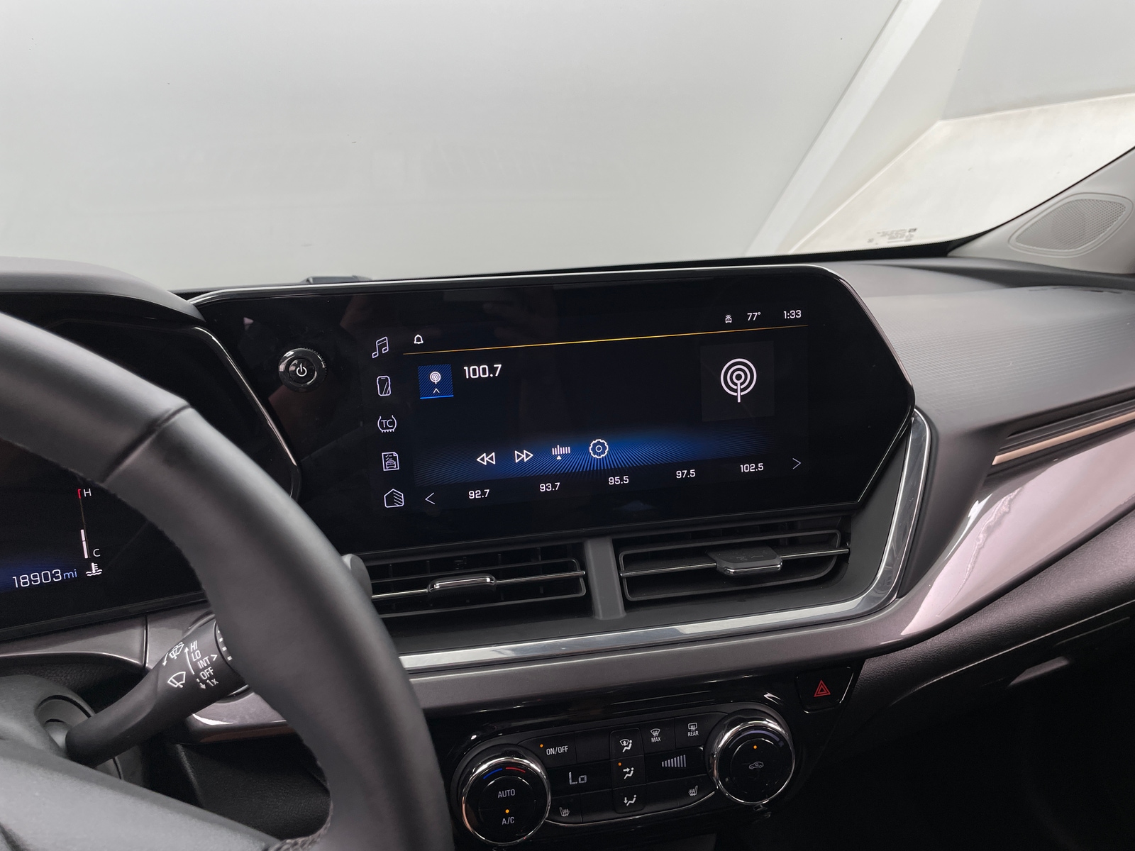 Thumbnail: 2024 Chevrolet Trax - 3