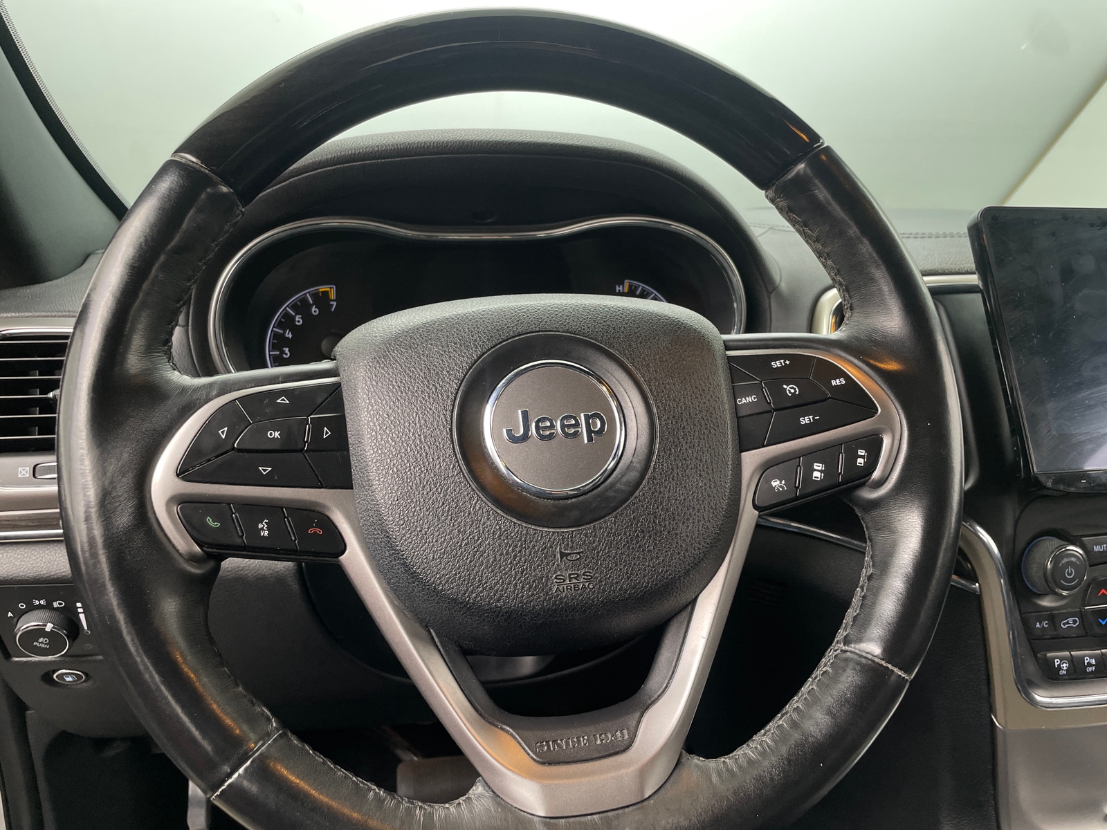 Thumbnail: 2018 Jeep Grand Cherokee - 5