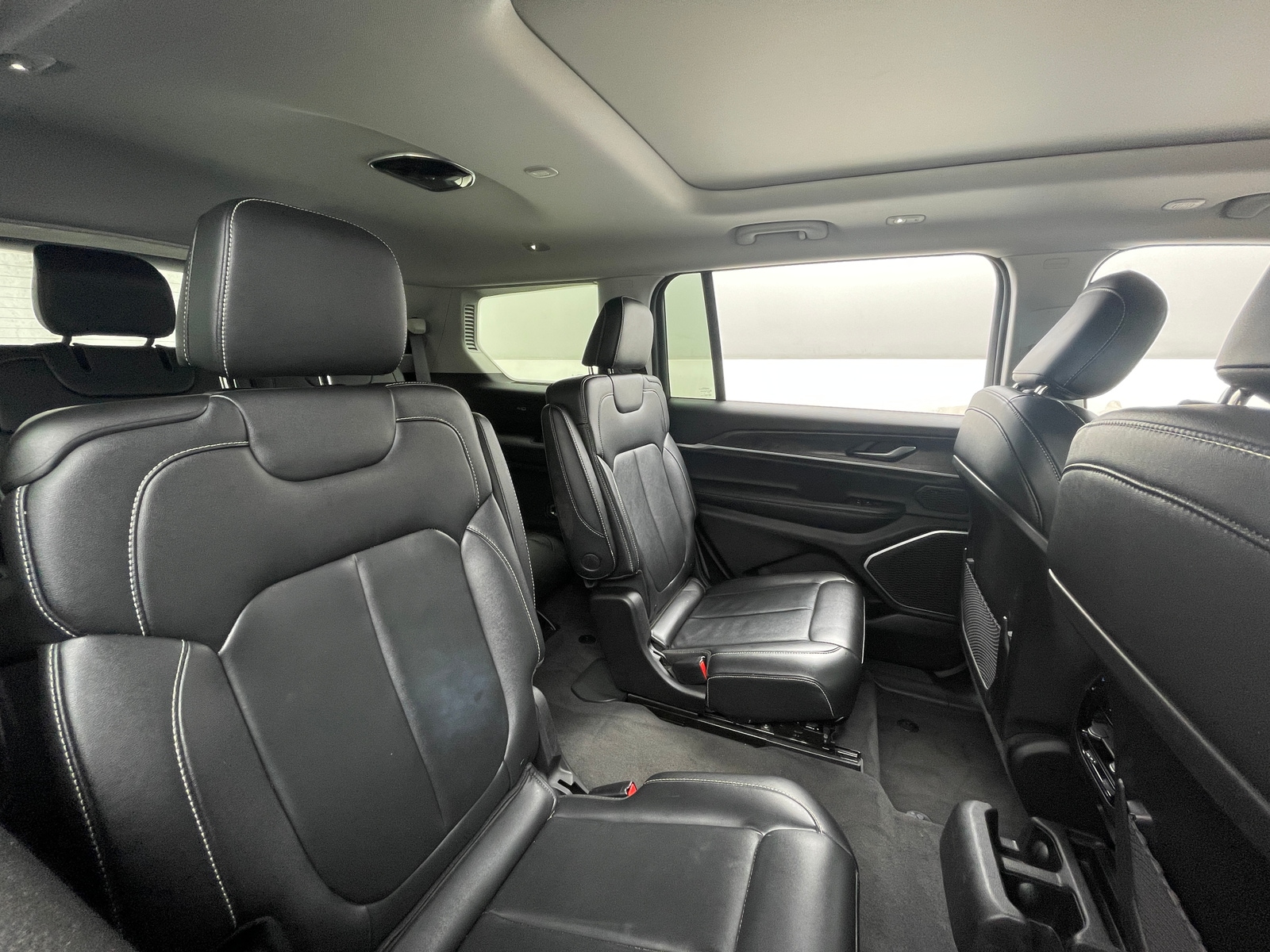 Thumbnail: 2022 Jeep Grand Cherokee L - 5