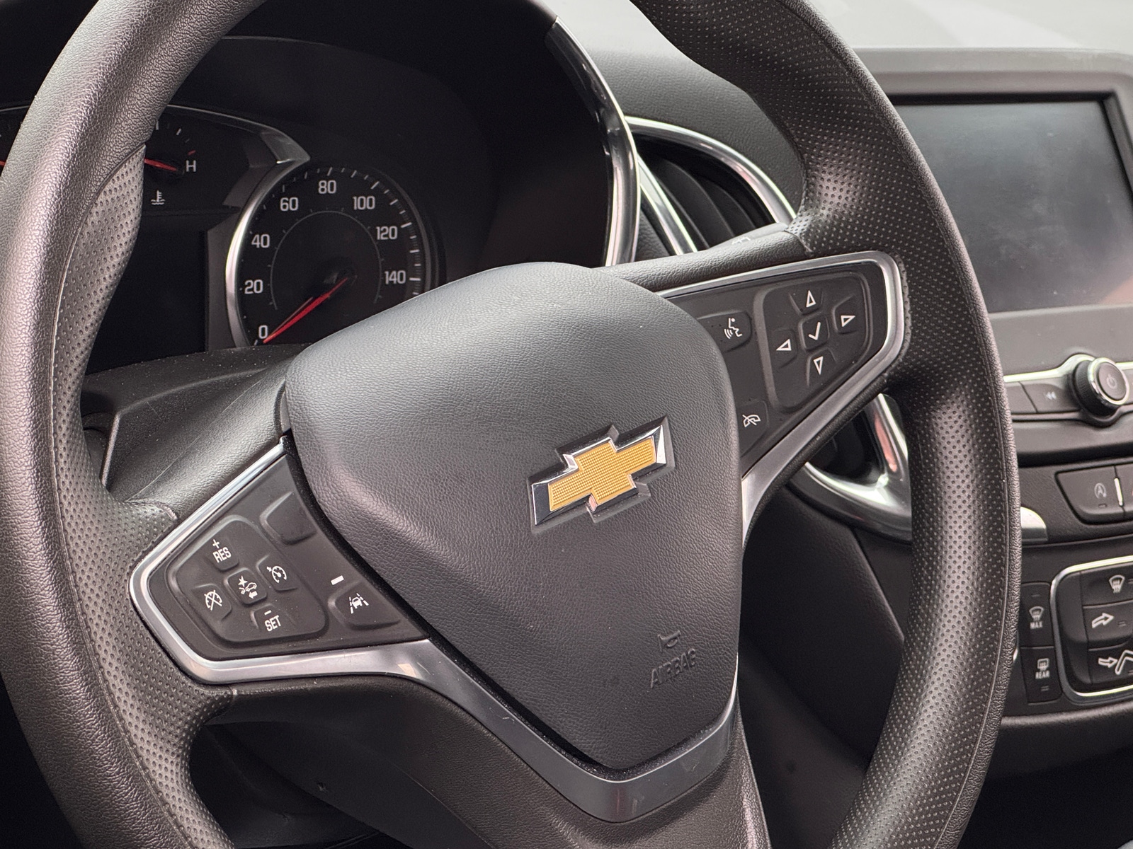 Thumbnail: 2023 Chevrolet Equinox - 5