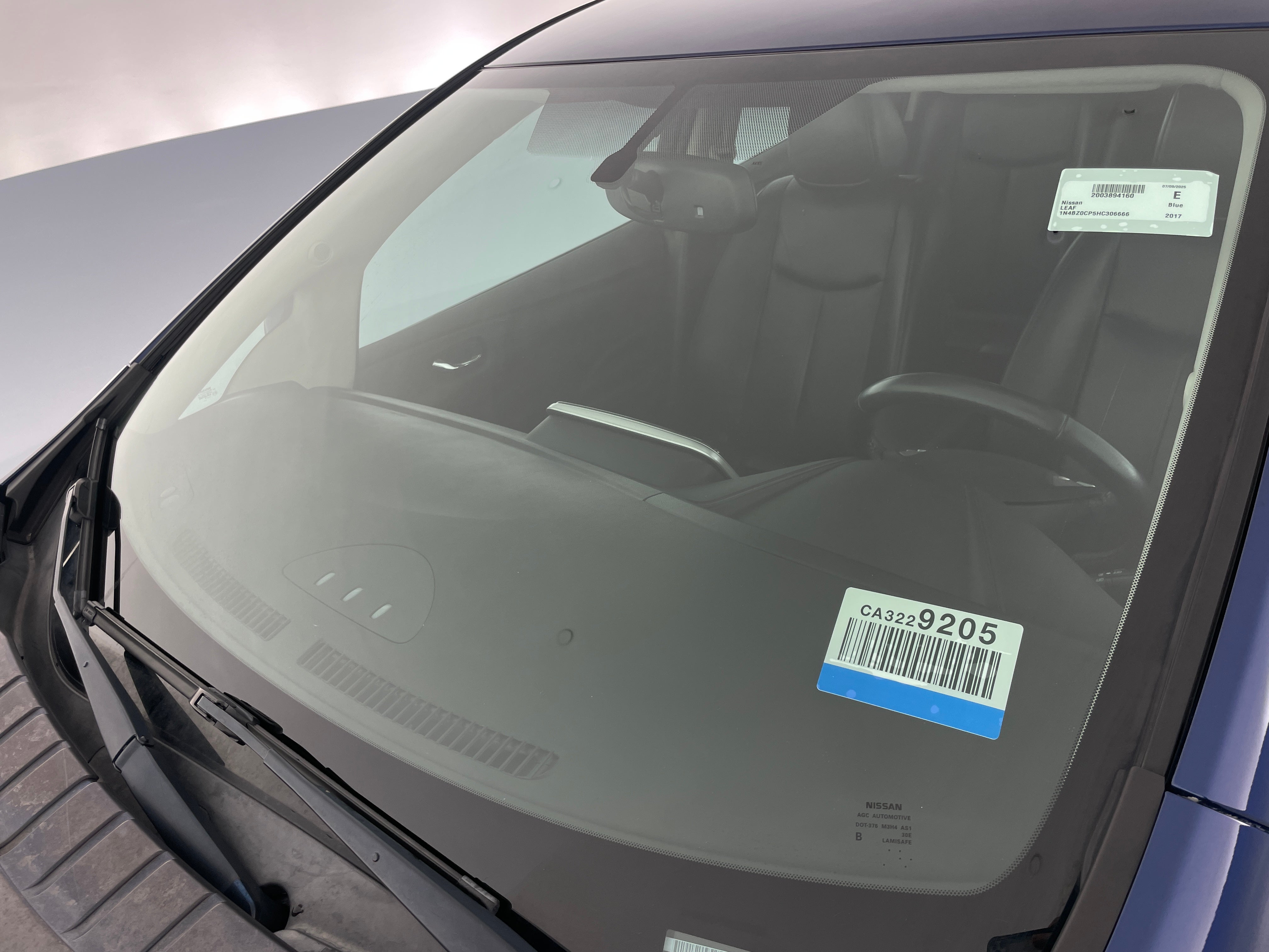 Used 2017 Nissan LEAF SL with VIN 1N4BZ0CP5HC306666 for sale in Oak Creek, WI