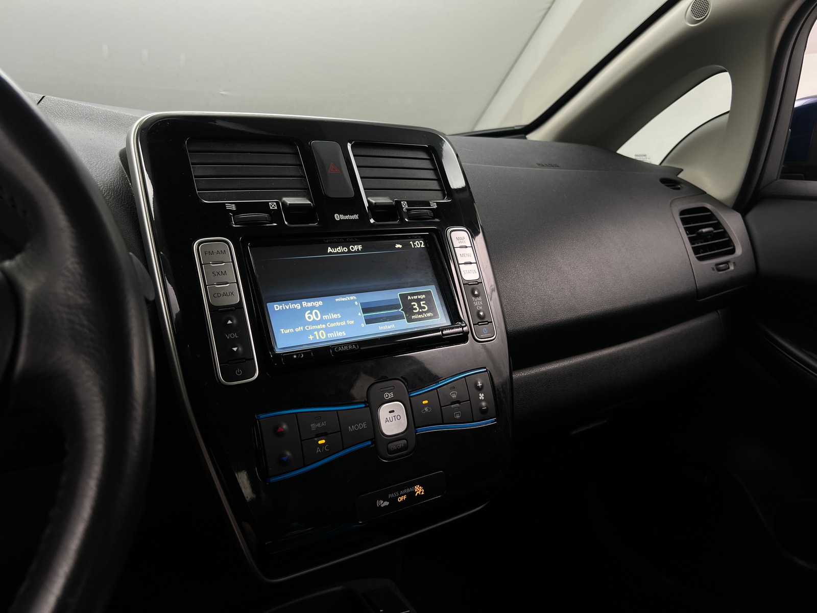 Thumbnail: 2017 Nissan Leaf - 4
