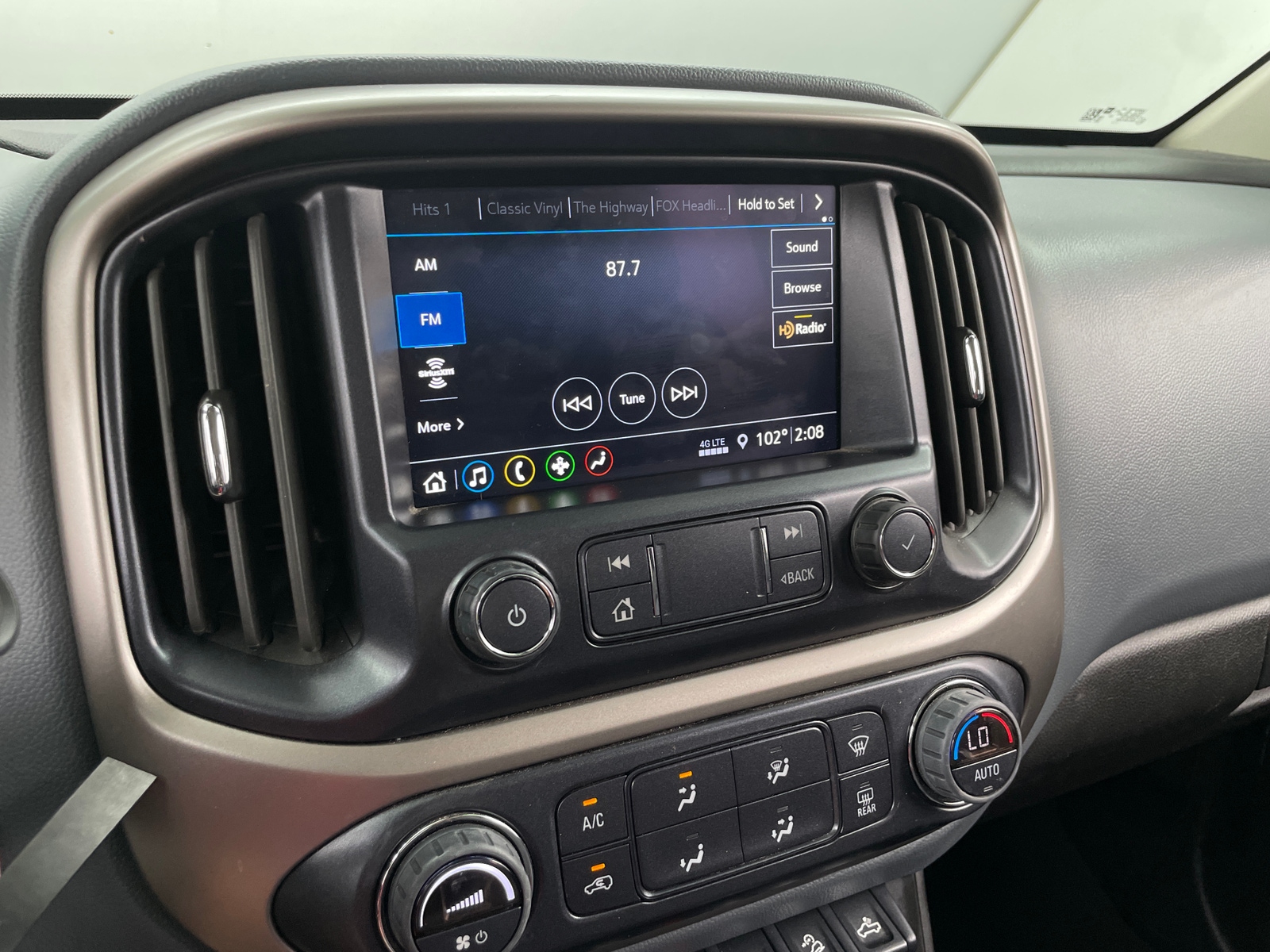 Thumbnail: 2022 Chevrolet Colorado - 3
