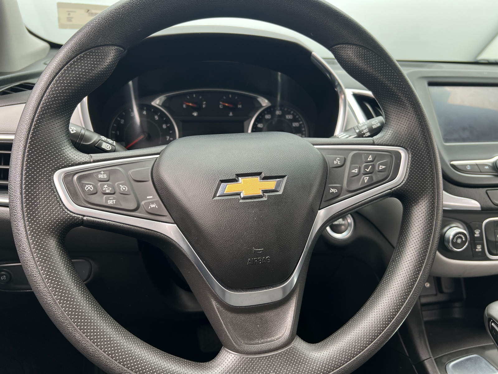 Thumbnail: 2022 Chevrolet Equinox - 5