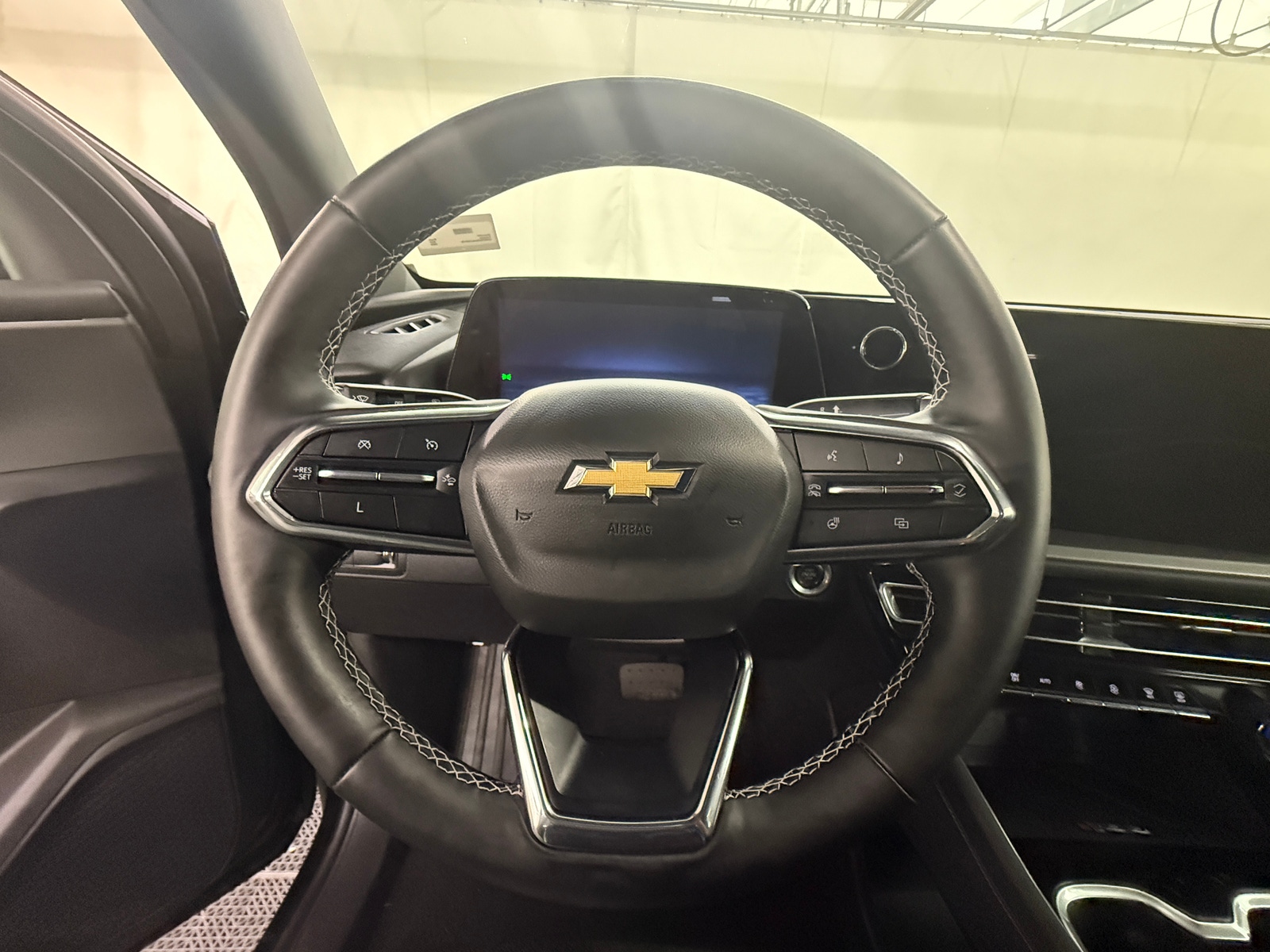 Thumbnail: 2025 Chevrolet Traverse - 4
