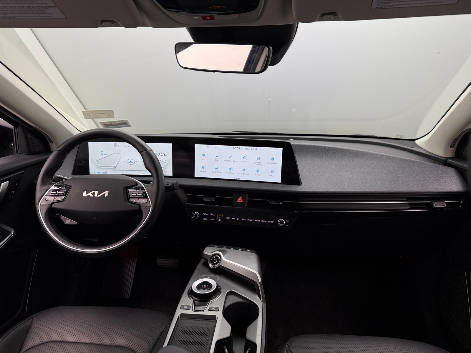 Thumbnail: 2023 Kia EV6 - 2