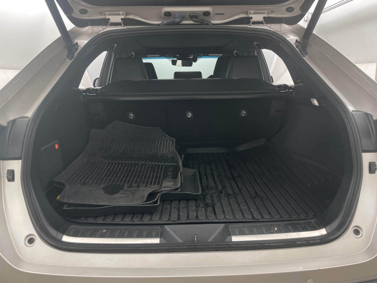 Thumbnail: 2021 Toyota Venza - 6