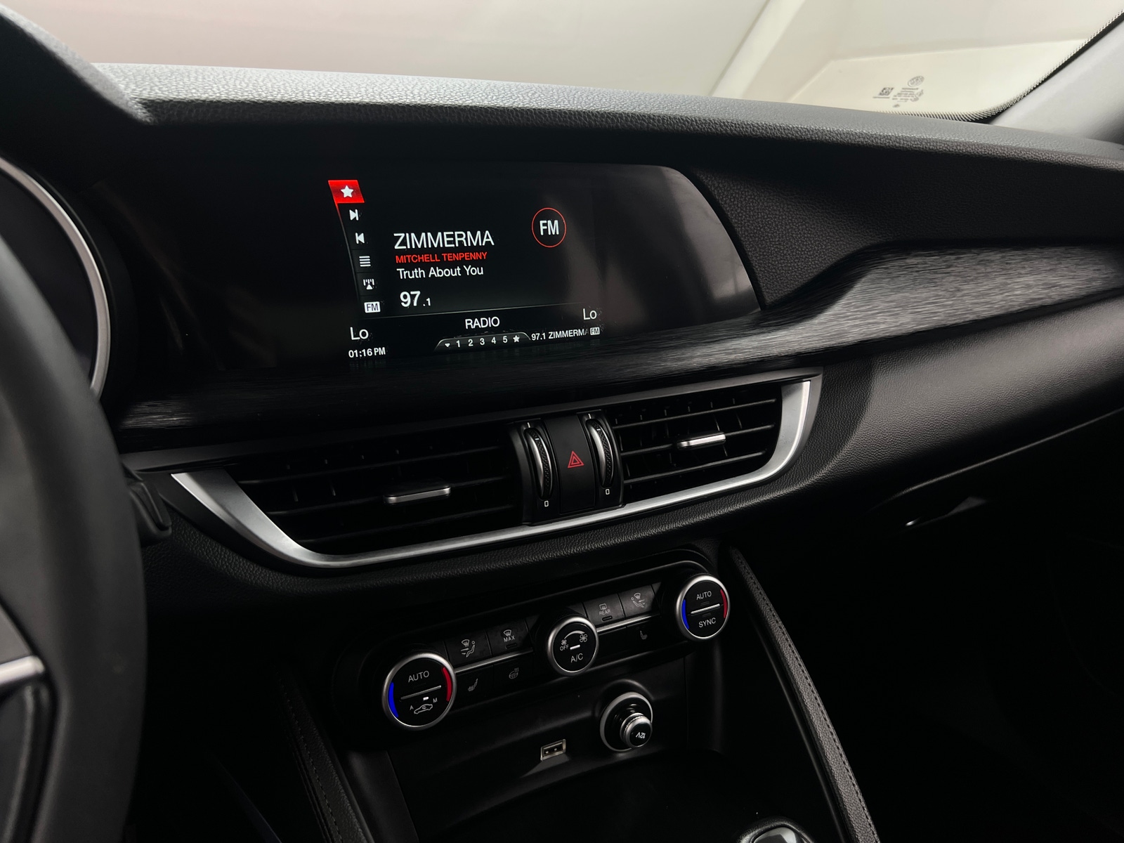 Thumbnail: 2019 Alfa Romeo Stelvio - 3