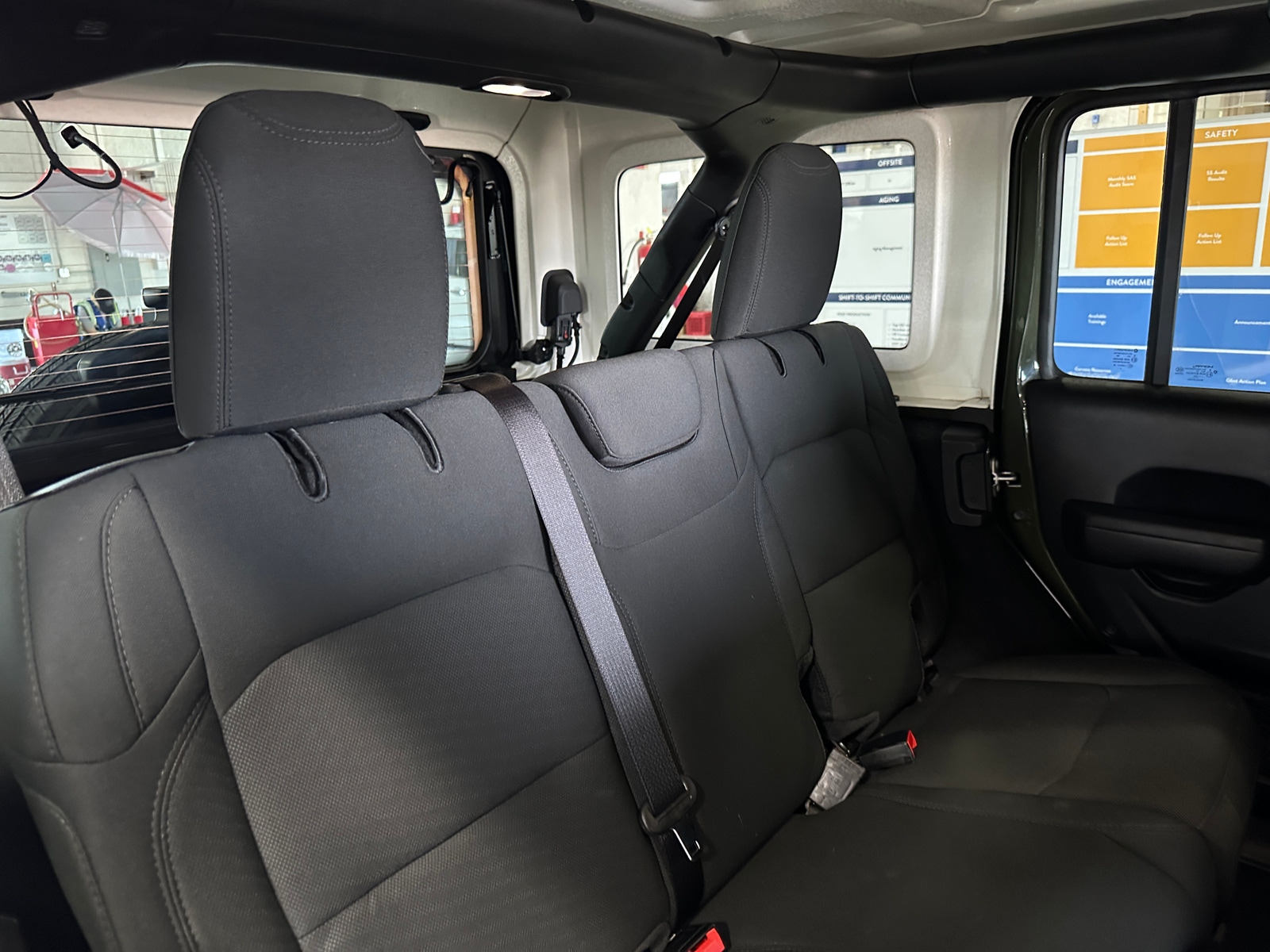 Thumbnail: 2022 Jeep Wrangler - 6