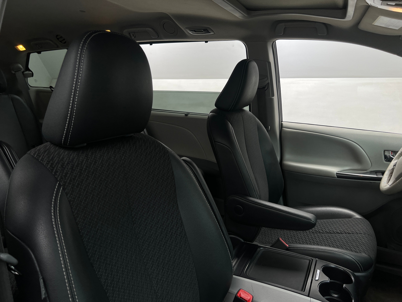 Thumbnail: 2014 Toyota Sienna - 2