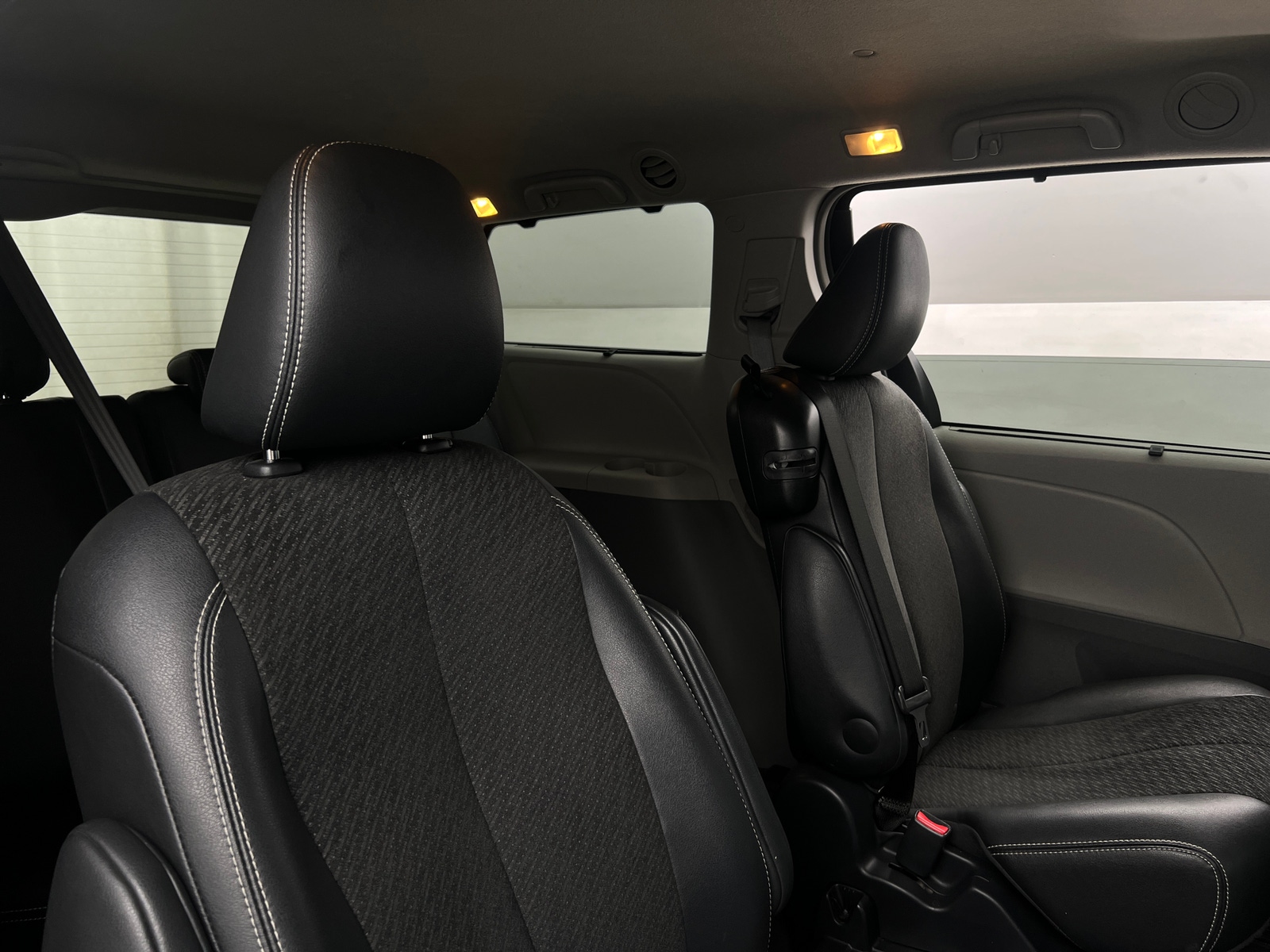 Thumbnail: 2014 Toyota Sienna - 6