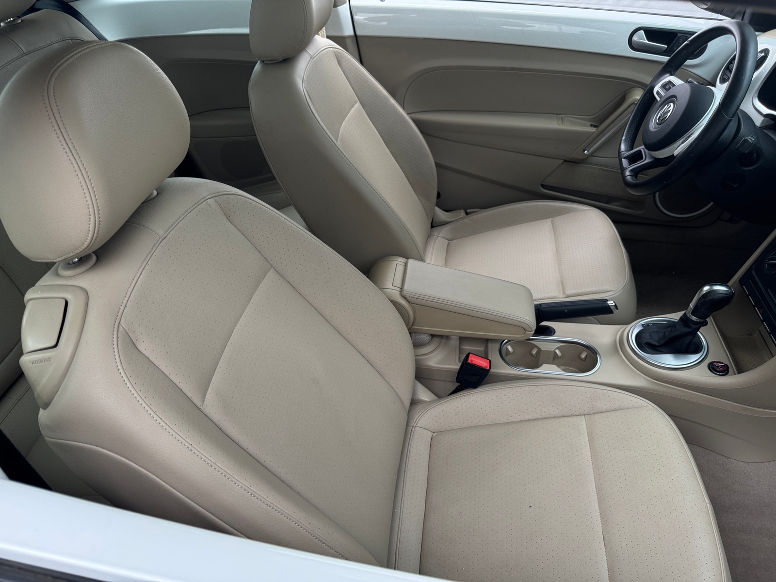 Thumbnail: 2016 Volkswagen Beetle - 2