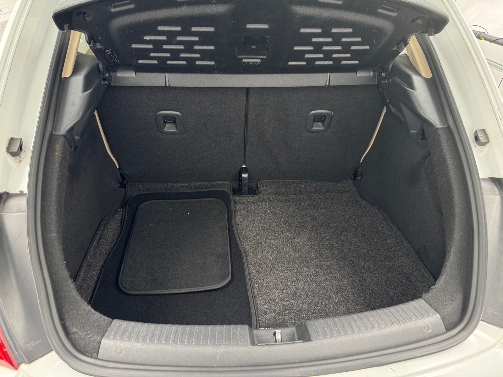Thumbnail: 2016 Volkswagen Beetle - 6