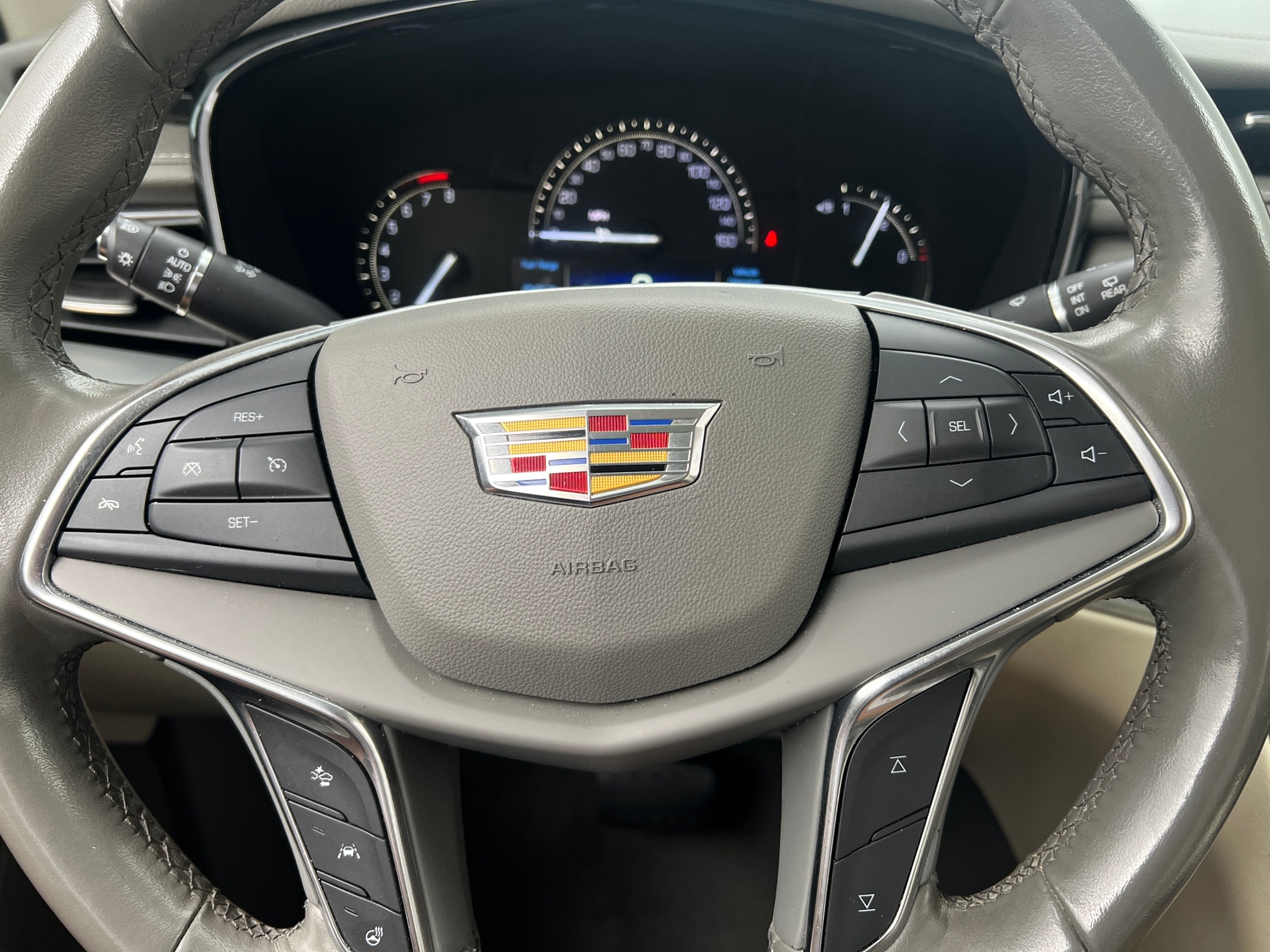 Thumbnail: 2019 Cadillac XT5 - 4