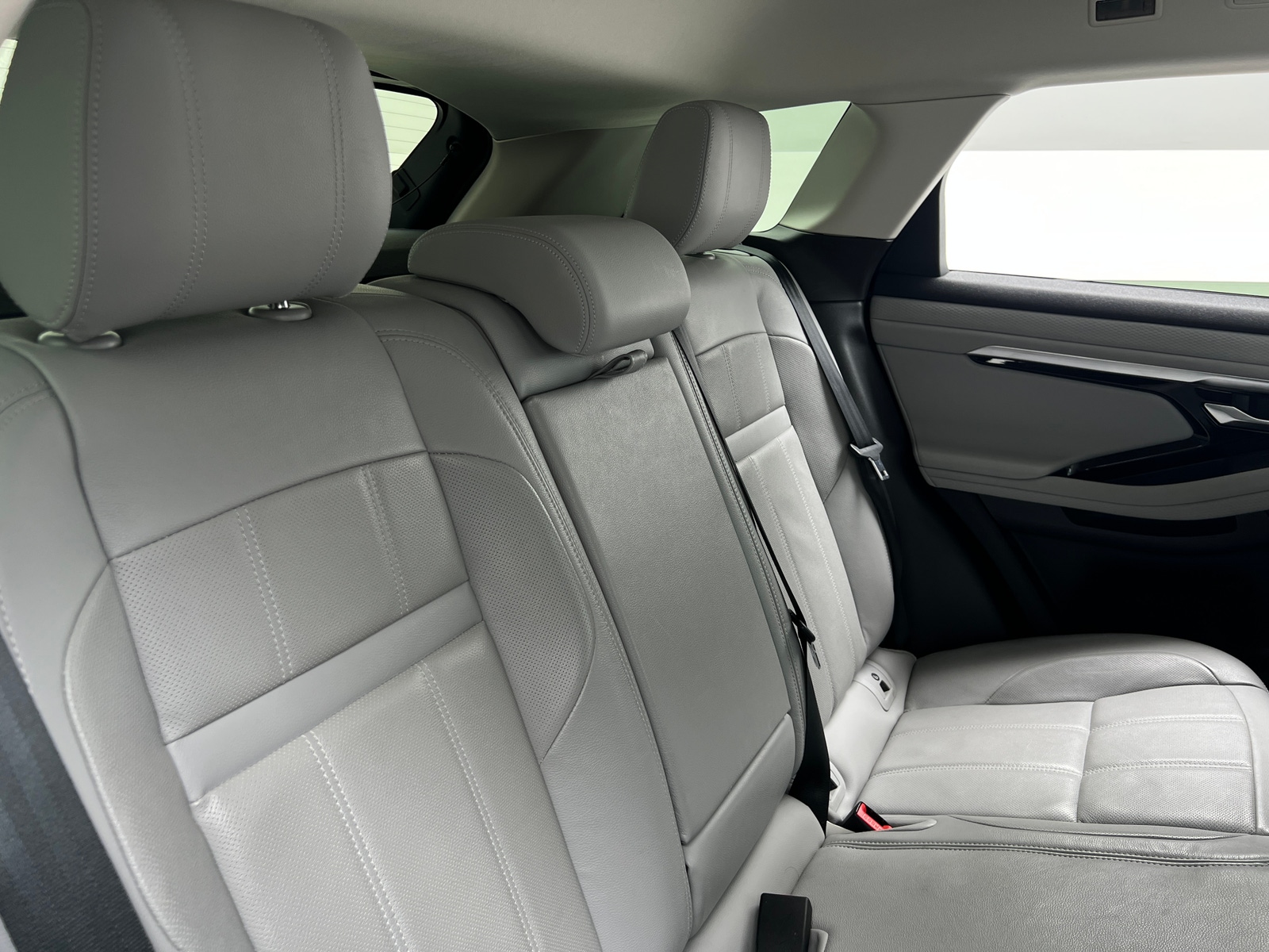 Thumbnail: 2020 Land Rover Range Rover Evoque - 5