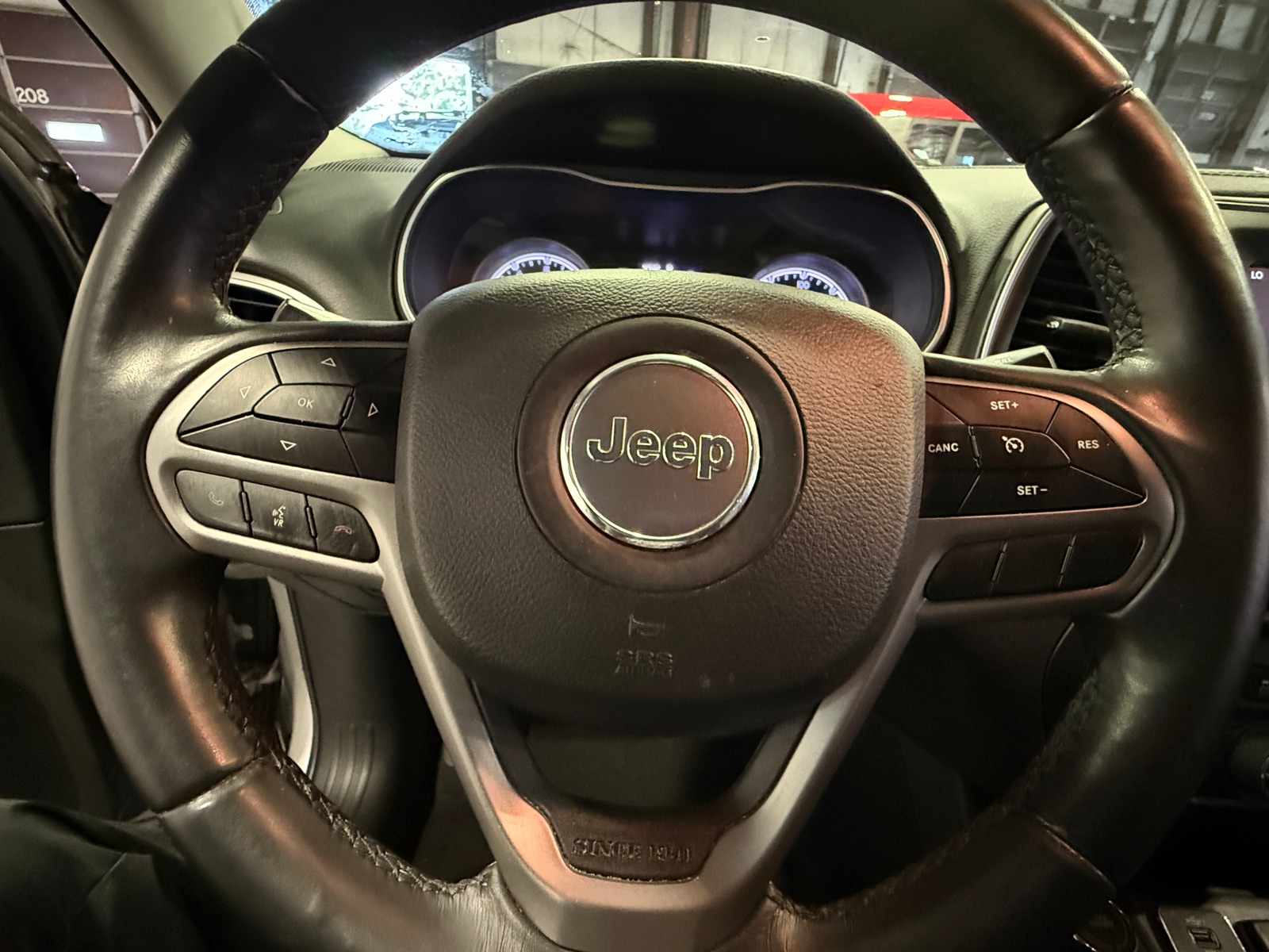 Thumbnail: 2019 Jeep Cherokee - 5