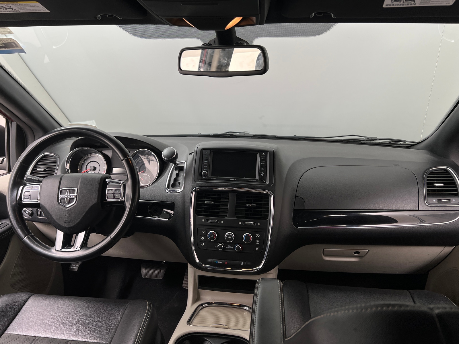 Thumbnail: 2019 Dodge Grand Caravan - 2