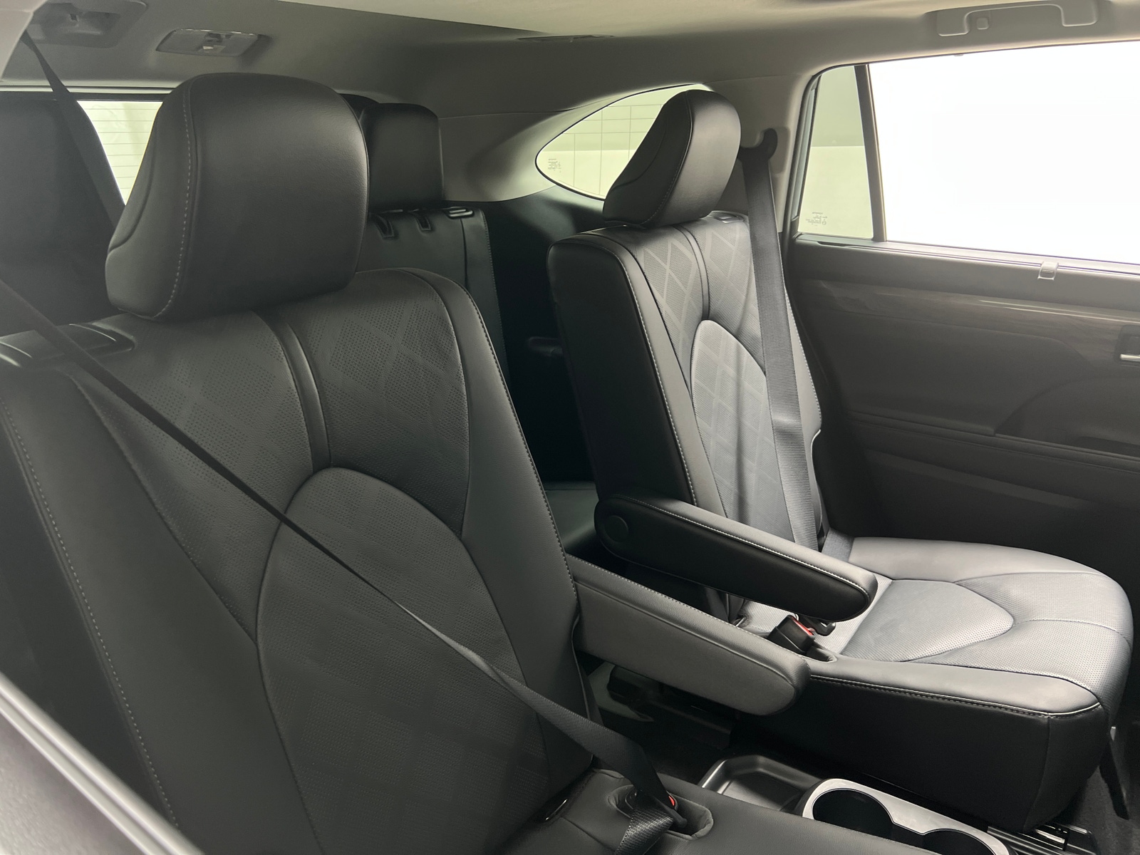 Thumbnail: 2020 Toyota Highlander - 5
