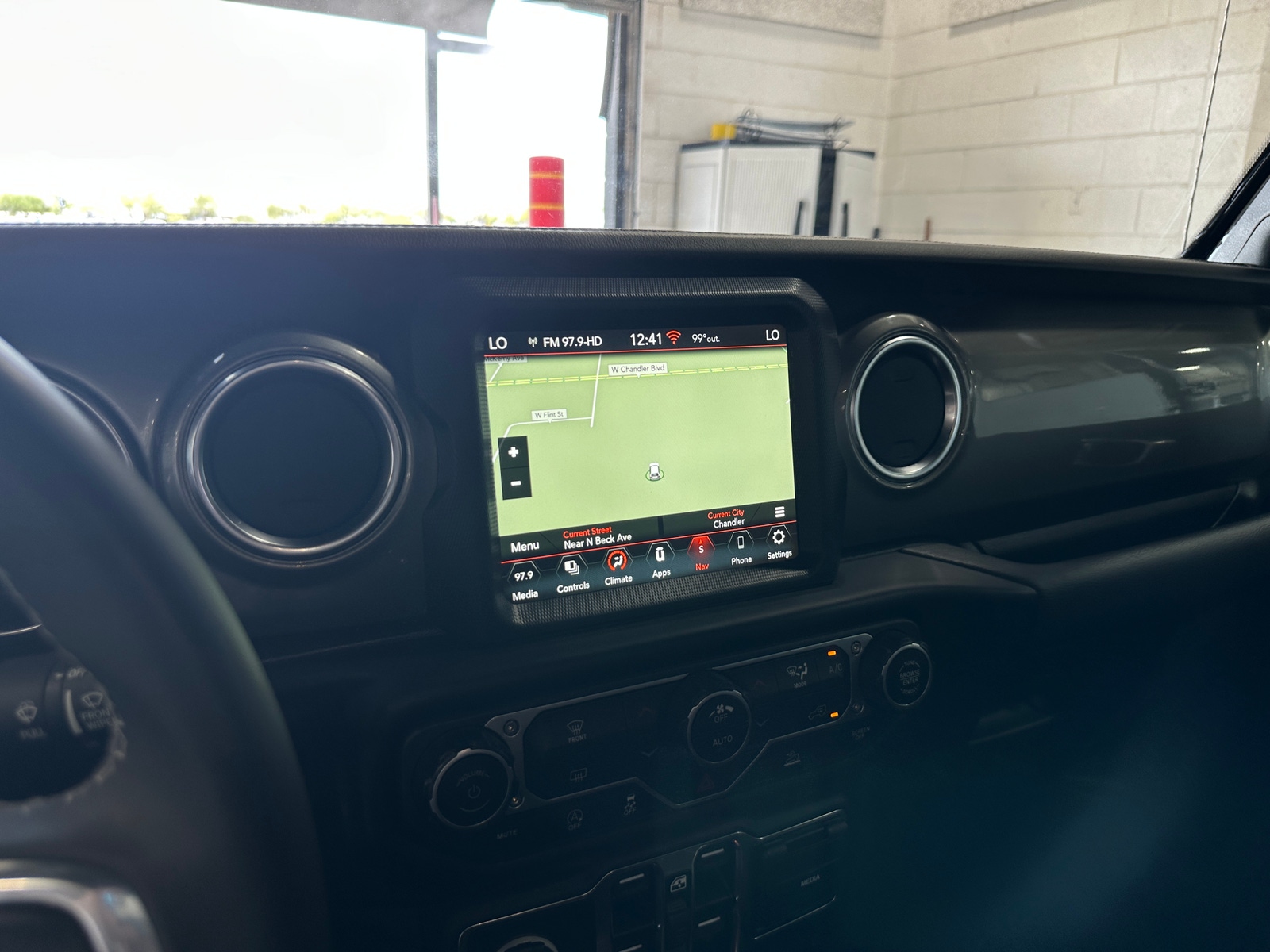 Thumbnail: 2023 Jeep Gladiator - 4