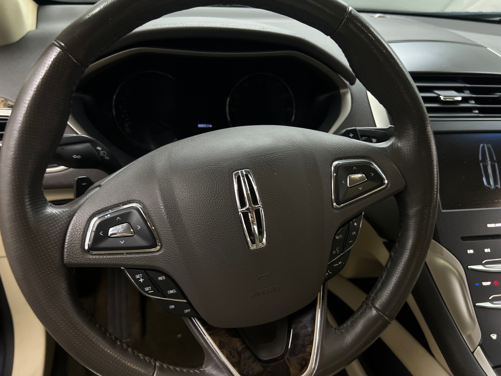 Thumbnail: 2013 Lincoln MKZ - 4