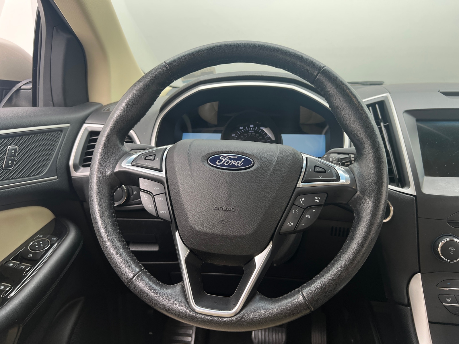 Thumbnail: 2017 Ford Edge - 4