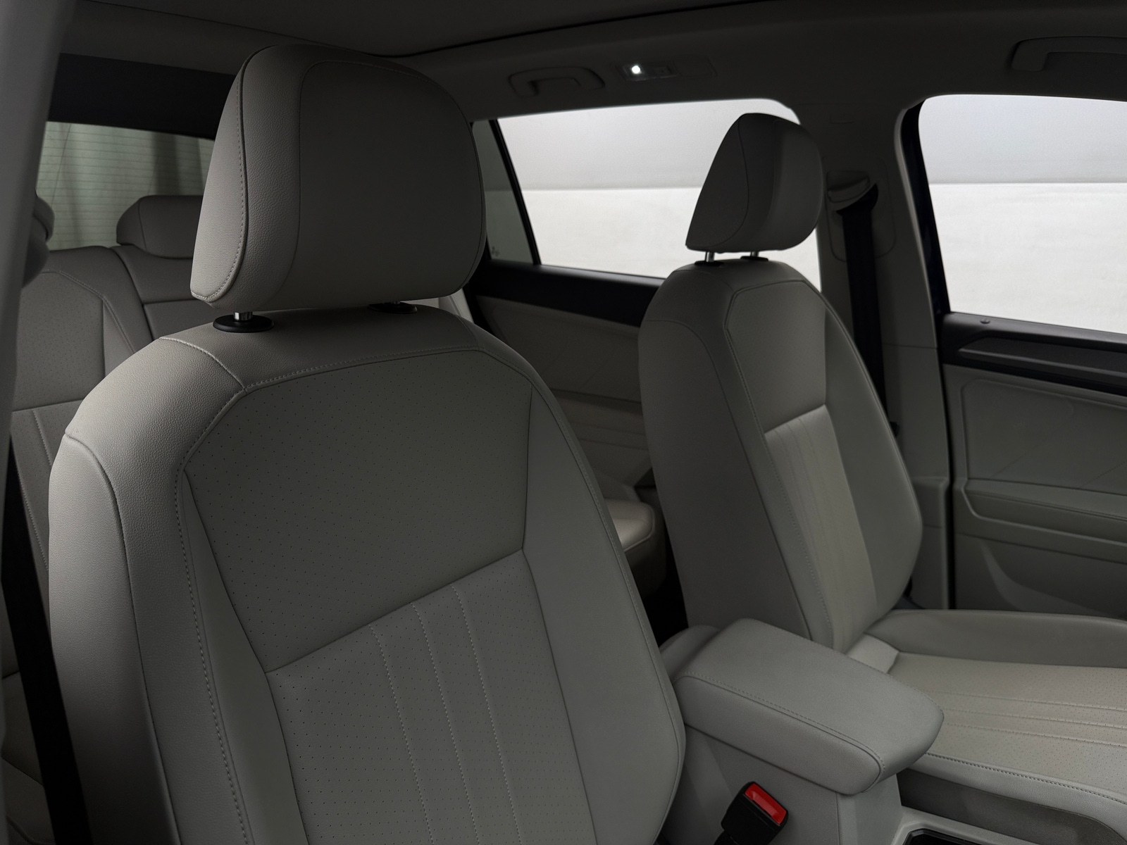 Thumbnail: 2022 Volkswagen Tiguan - 2